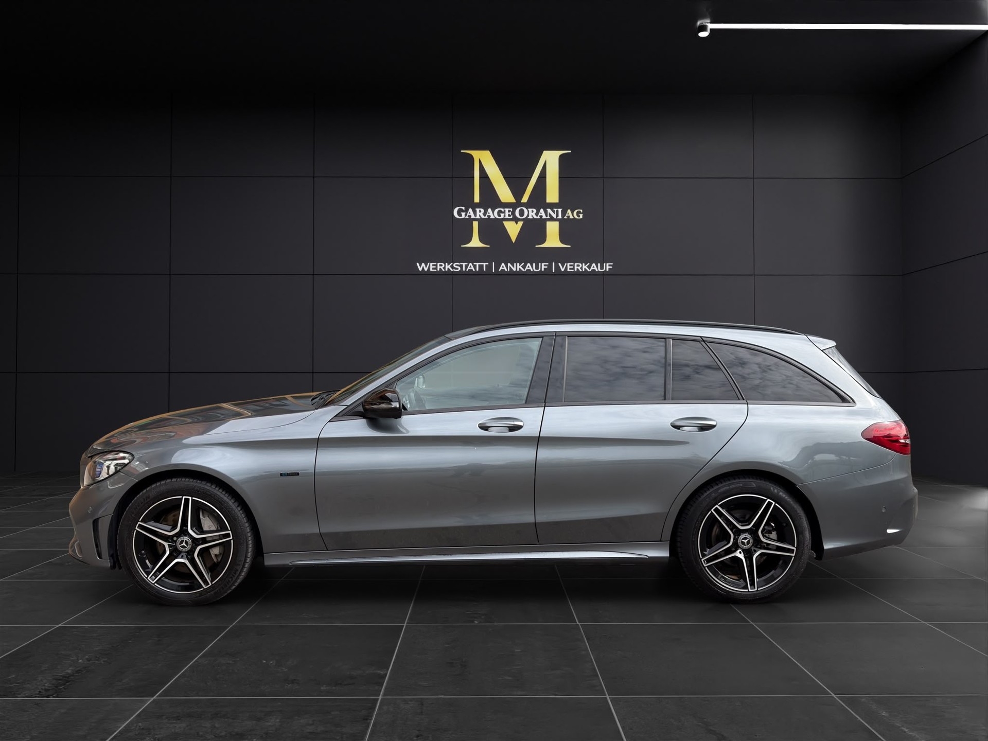 MERCEDES-BENZ C 300 e T-Modell AMG Line 9G-Tronic-showroom-element-1