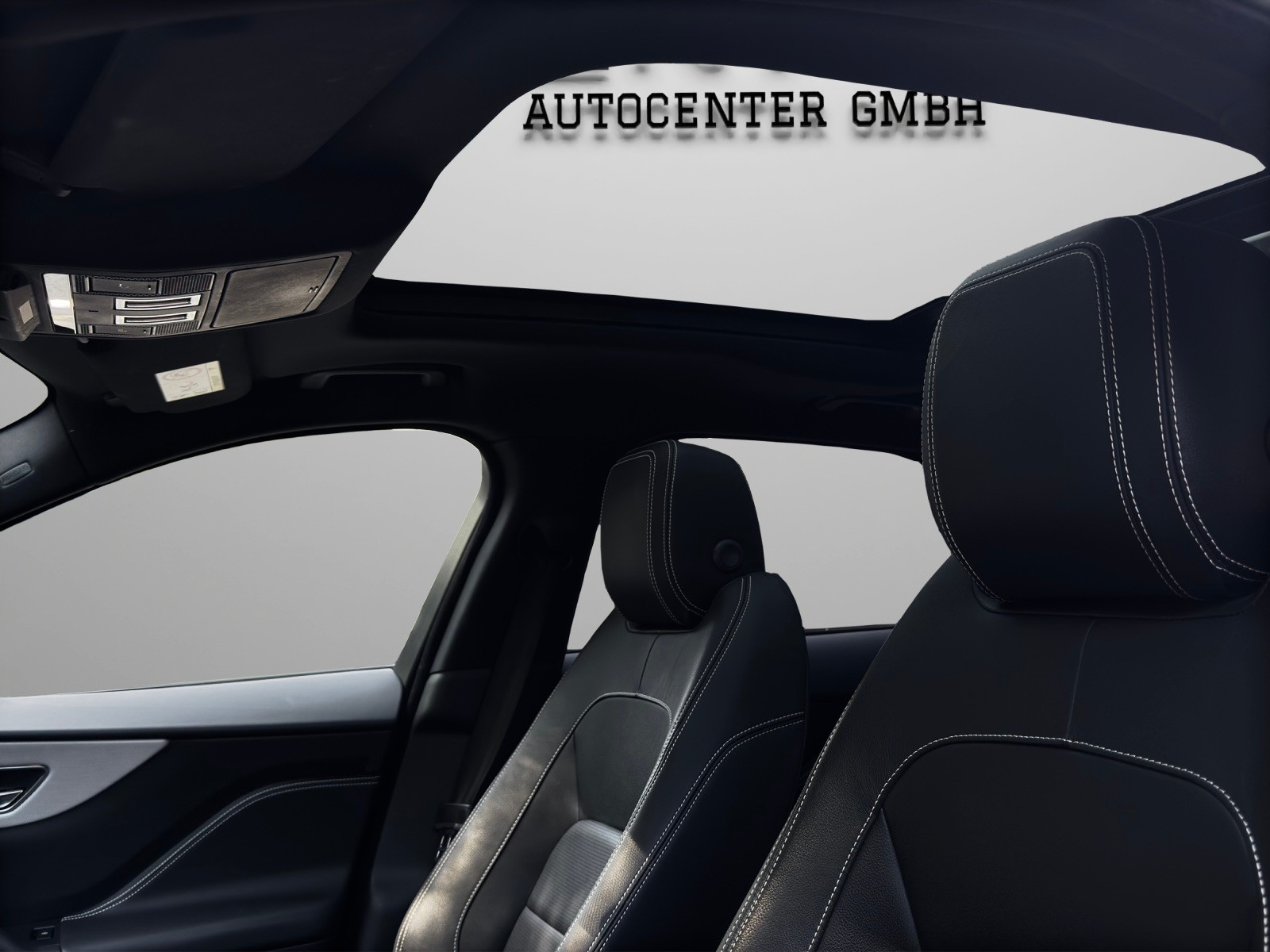 JAGUAR F-Pace 3.0 V6 Prestige AWD Automatik *Panorama-Schiebedach + Rückfahrkamera*-image-12