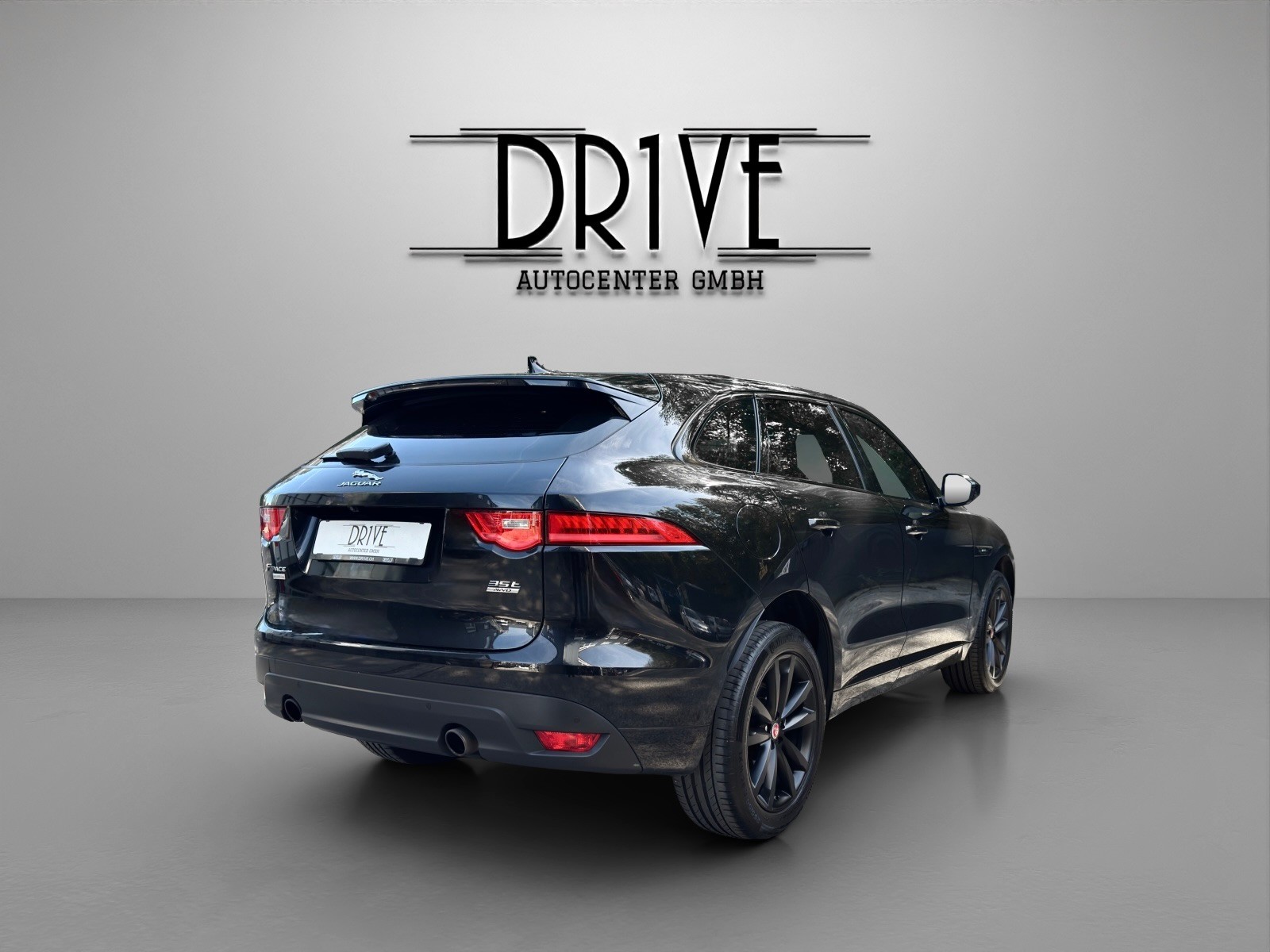 JAGUAR F-Pace 3.0 V6 Prestige AWD Automatik *Panorama-Schiebedach + Rückfahrkamera*-image-4