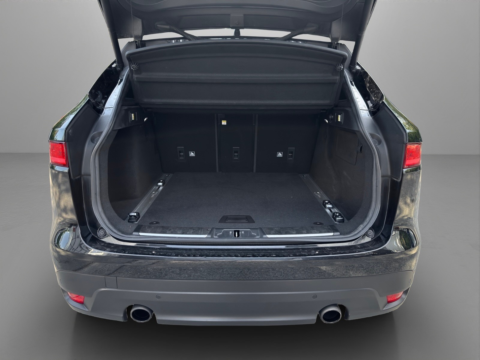 JAGUAR F-Pace 3.0 V6 Prestige AWD Automatik *Panorama-Schiebedach + Rückfahrkamera*-image-11