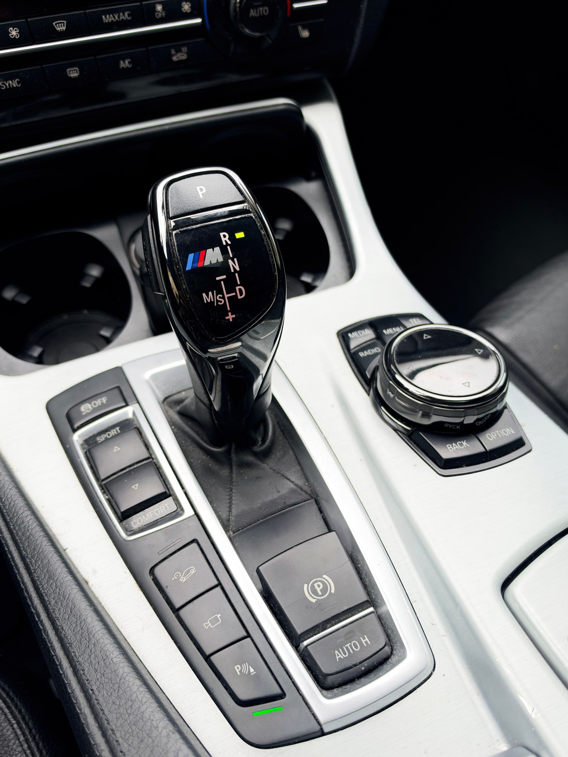 BMW M550d xDrive Steptronic-image-12