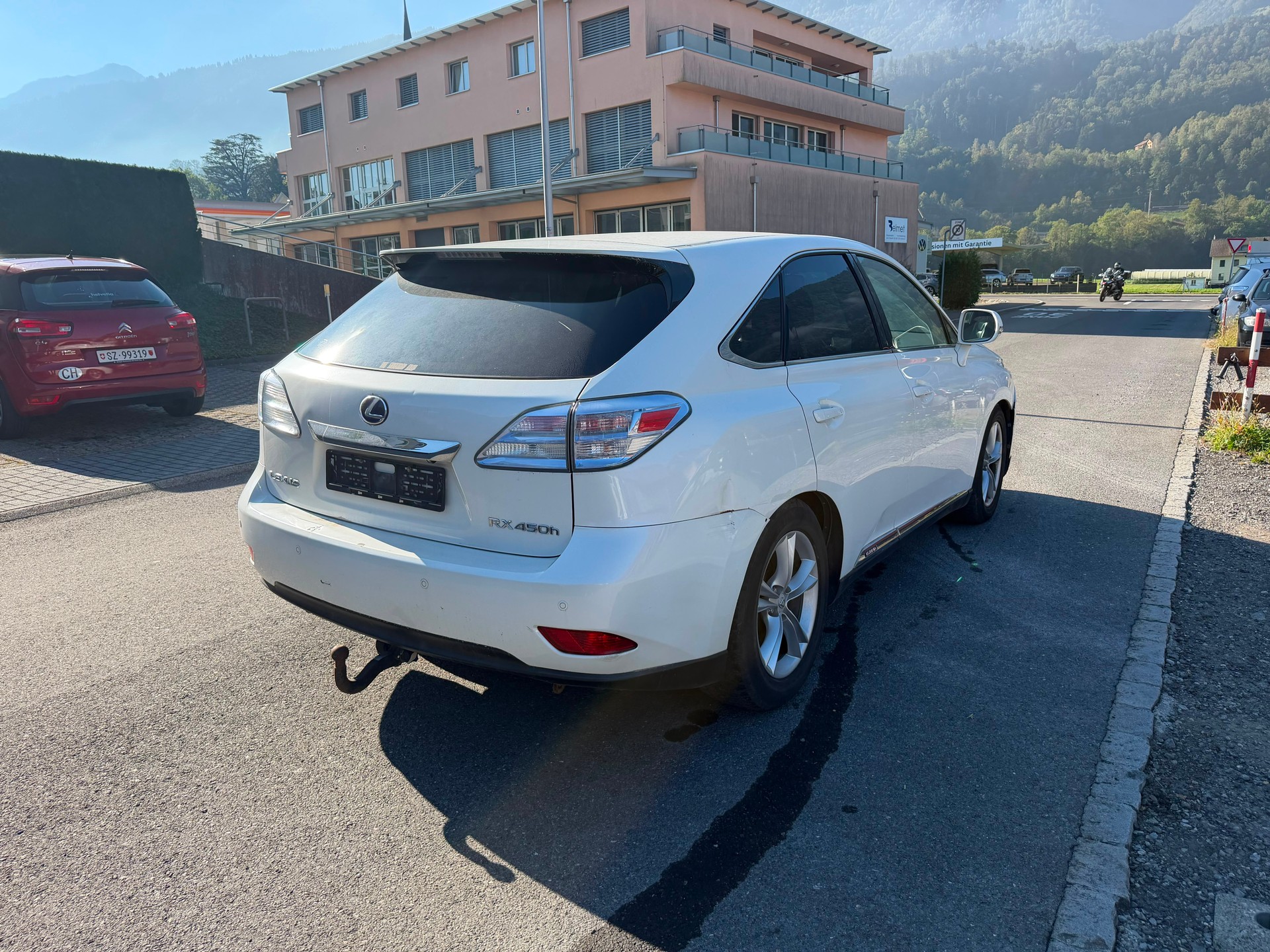 LEXUS 450 H-showroom-element-2