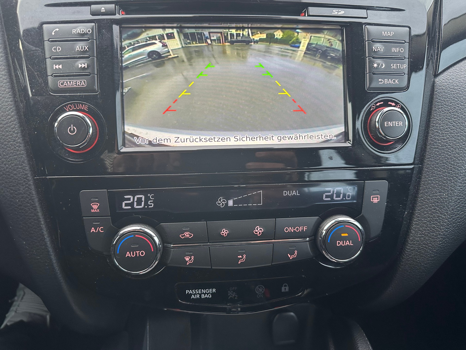 NISSAN Qashqai 1.6 dCi N-Connecta-image-15