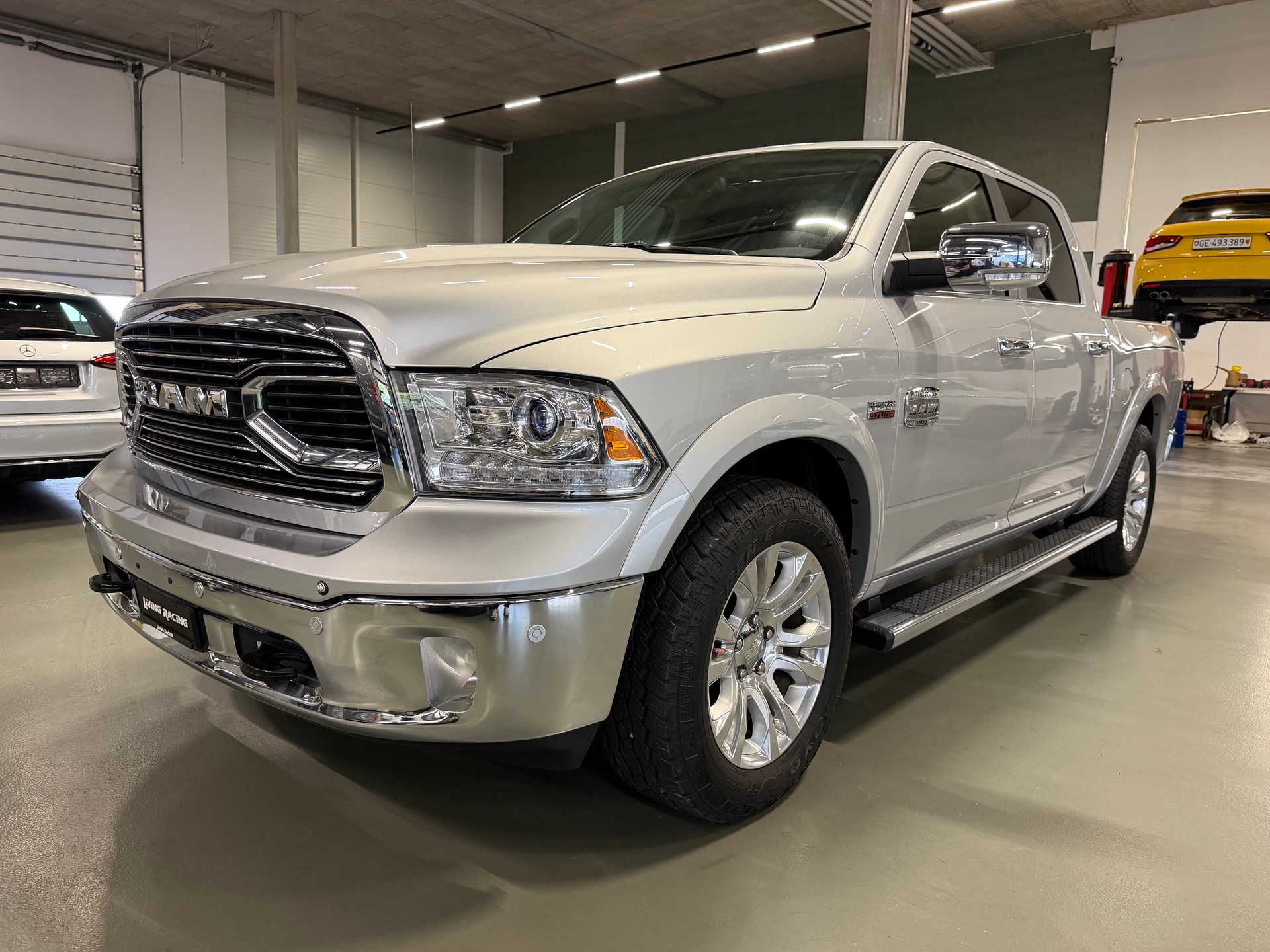 DODGE Ram CrewCab 1500 5.7HEMI *Longhorn*