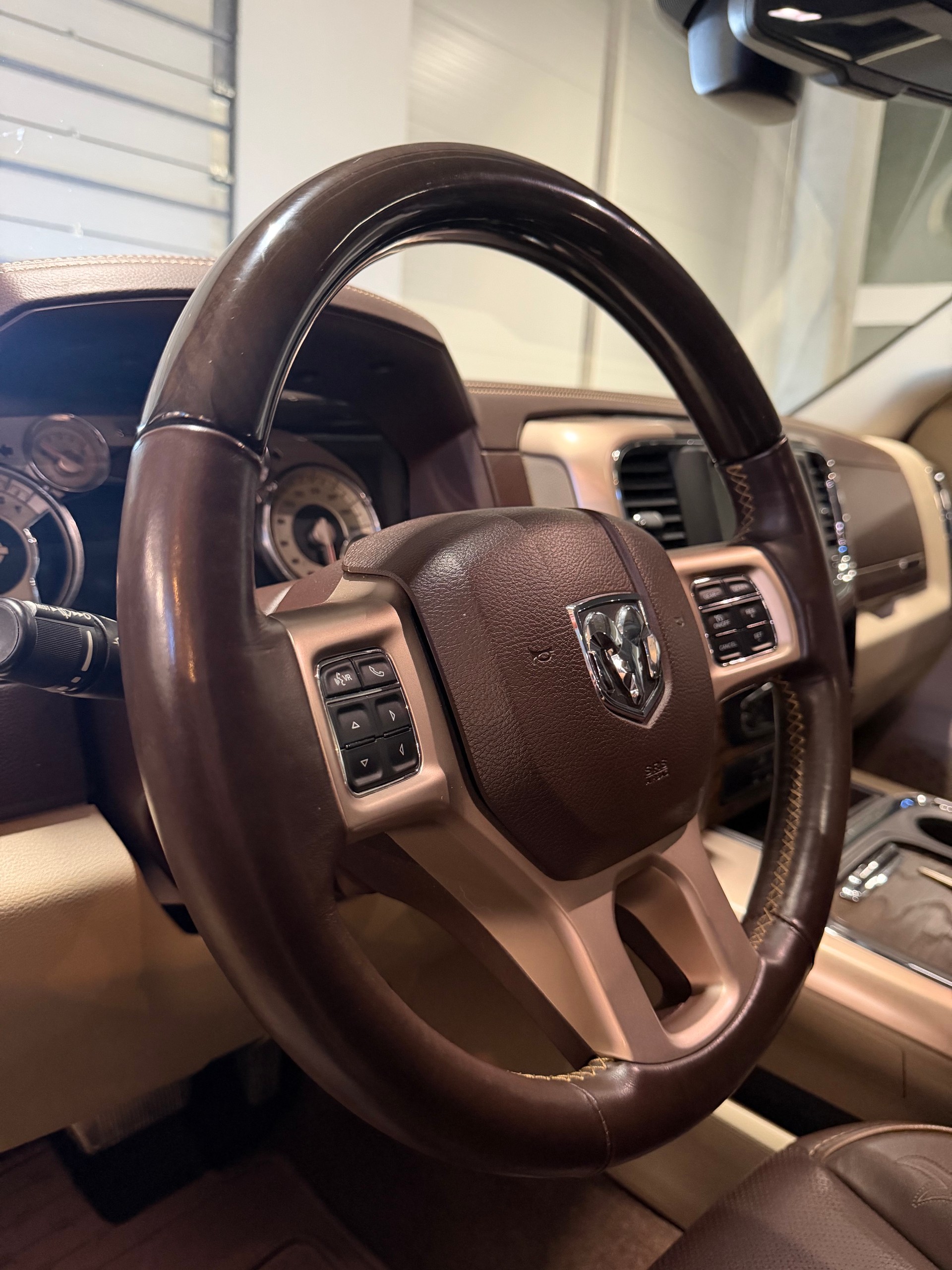 DODGE Ram CrewCab 1500 5.7HEMI *Longhorn*-image-13