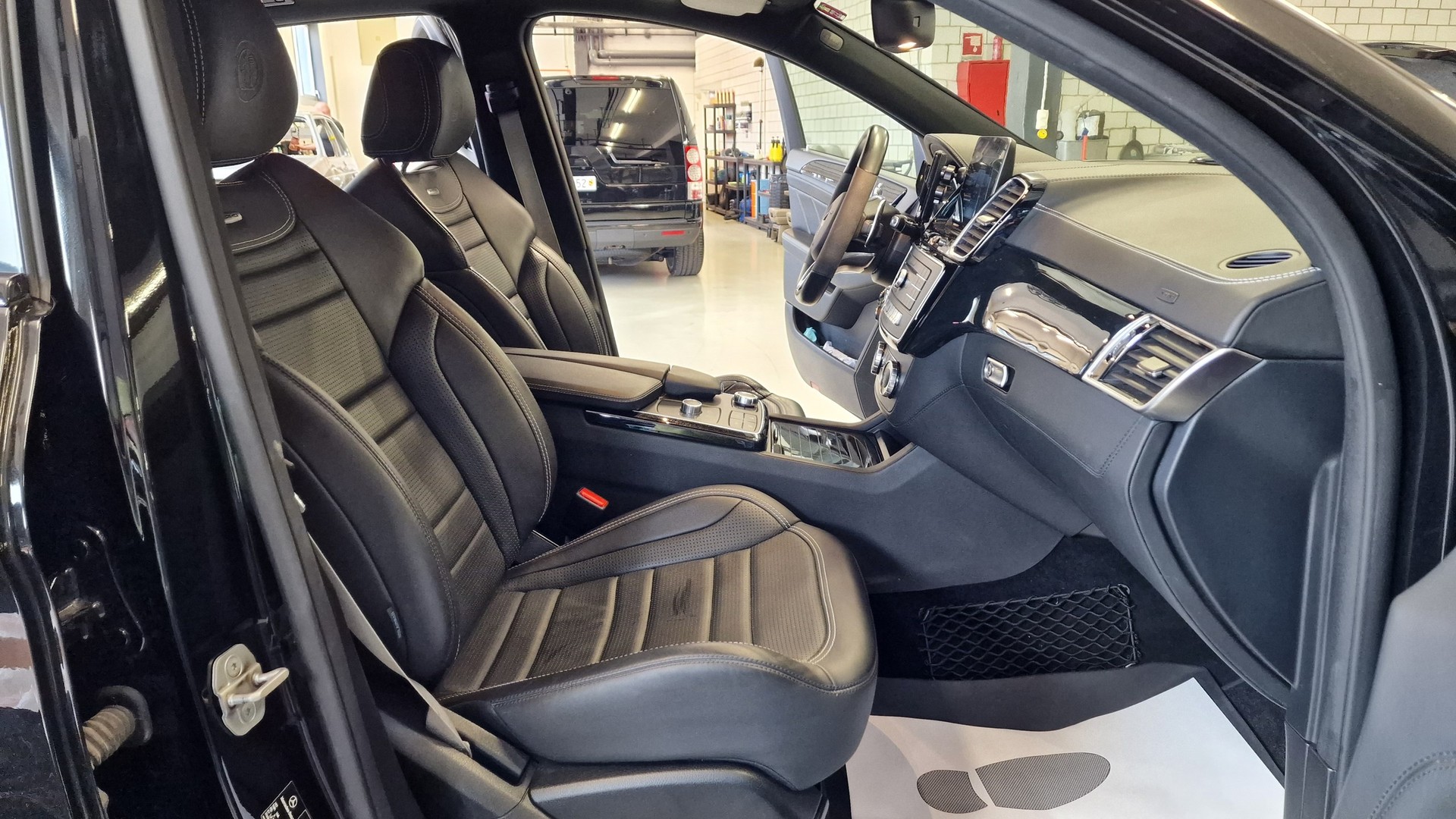 MERCEDES-BENZ GLE Coupé 63 S AMG 4Matic Speedshift-image-17