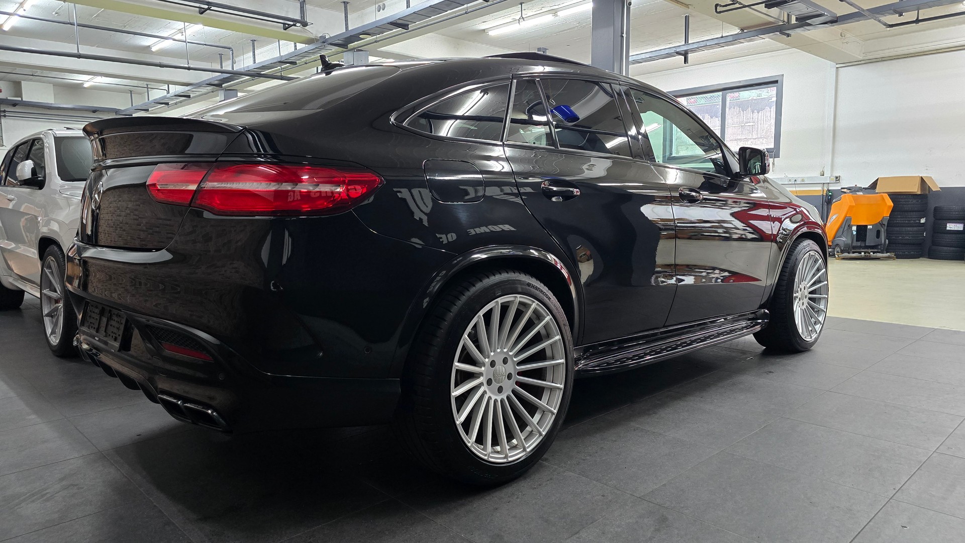 MERCEDES-BENZ GLE Coupé 63 S AMG 4Matic Speedshift-image-11