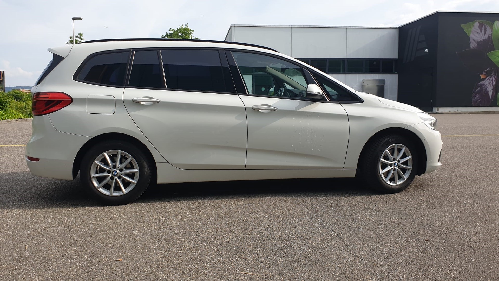 BMW 218d Gran Tourer Steptronic-image-2