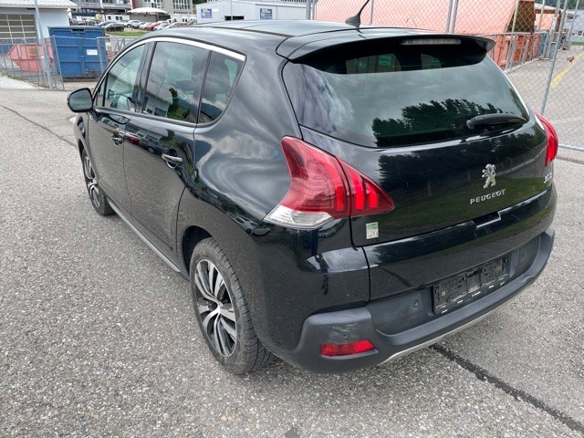 PEUGEOT 3008 HYbrid4 2.0 HDI ETG6-image-4