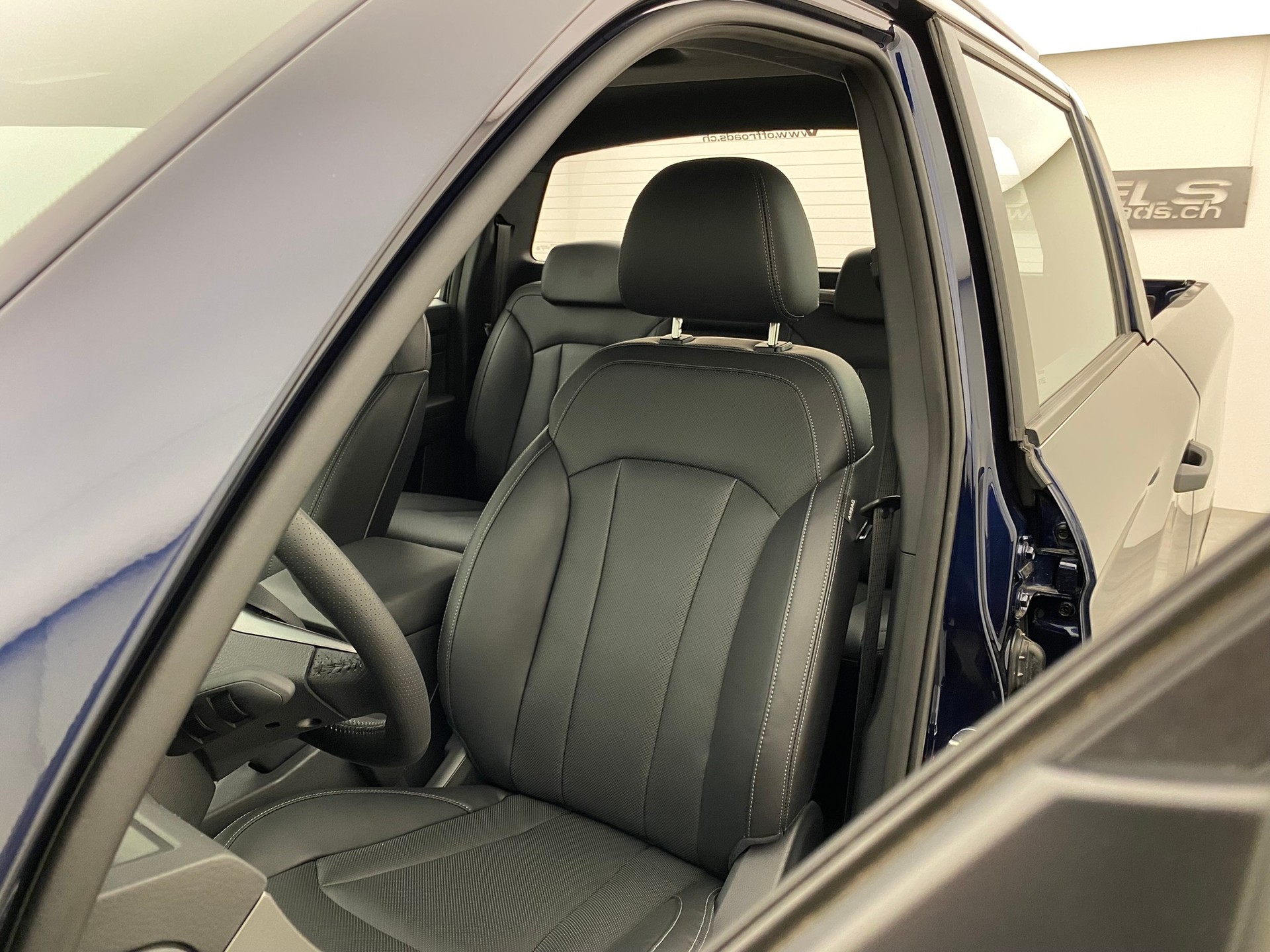 KGM-SsangYong Musso Grand Black Pack 2.2D 4WD-image-6