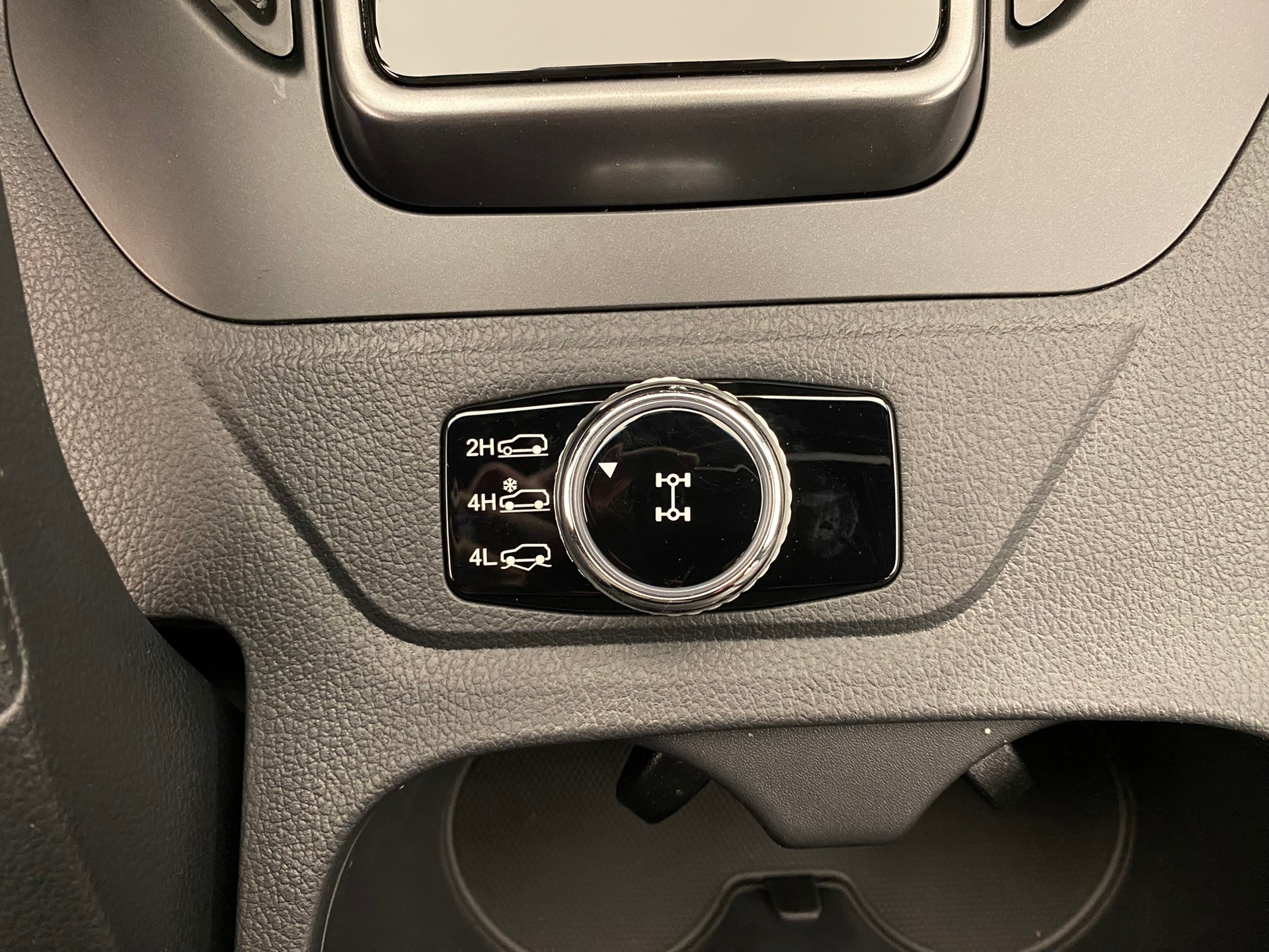 KGM-SsangYong Musso Grand Black Pack 2.2D 4WD-image-13