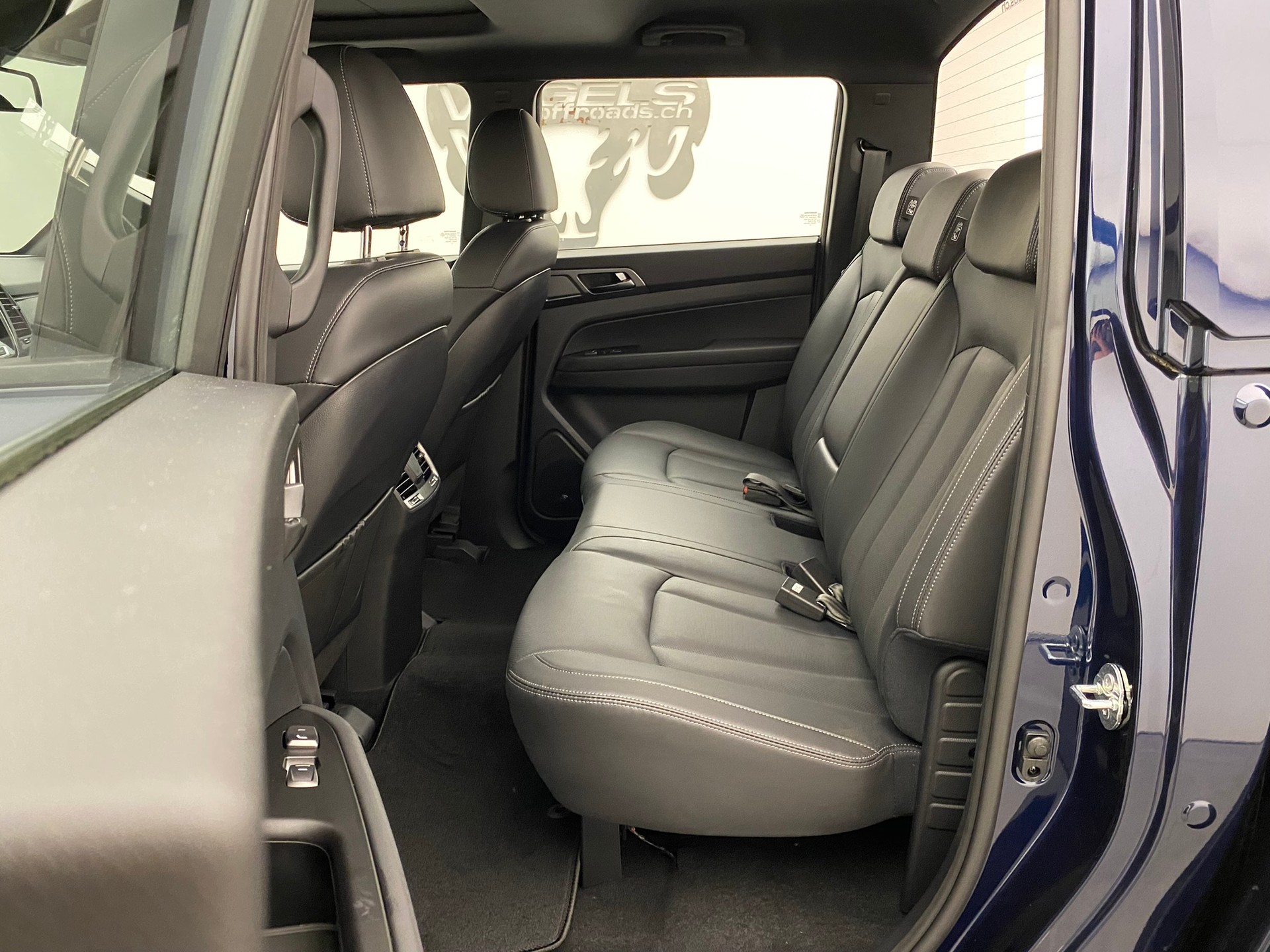 KGM-SsangYong Musso Grand Black Pack 2.2D 4WD-image-7