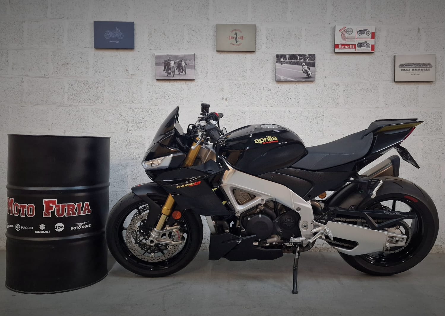 APRILIA Tuono V4 1100 Factory-image-1