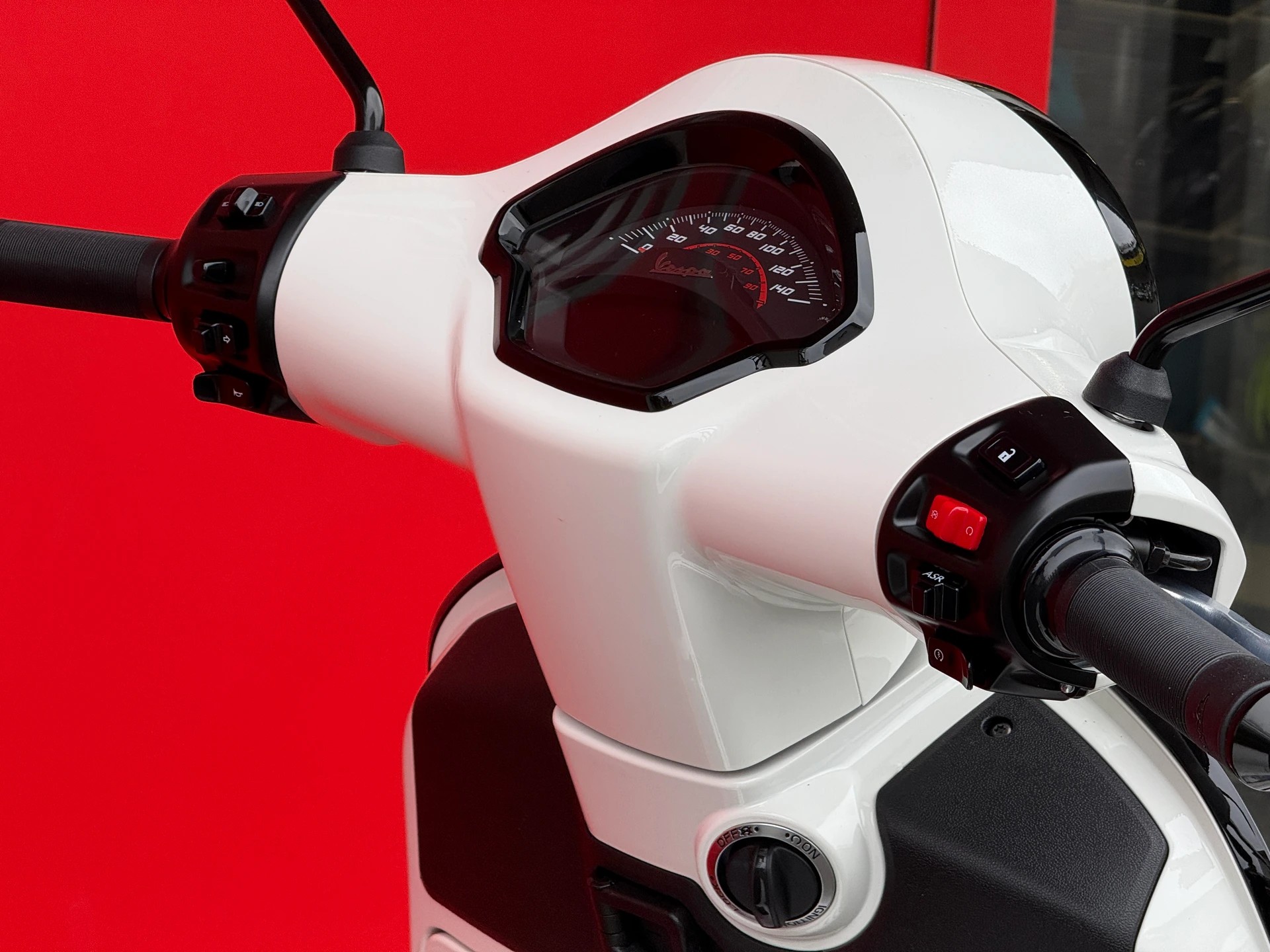 PIAGGIO Vespa GTS 125 Super Sport RST Euro 5+-image-15