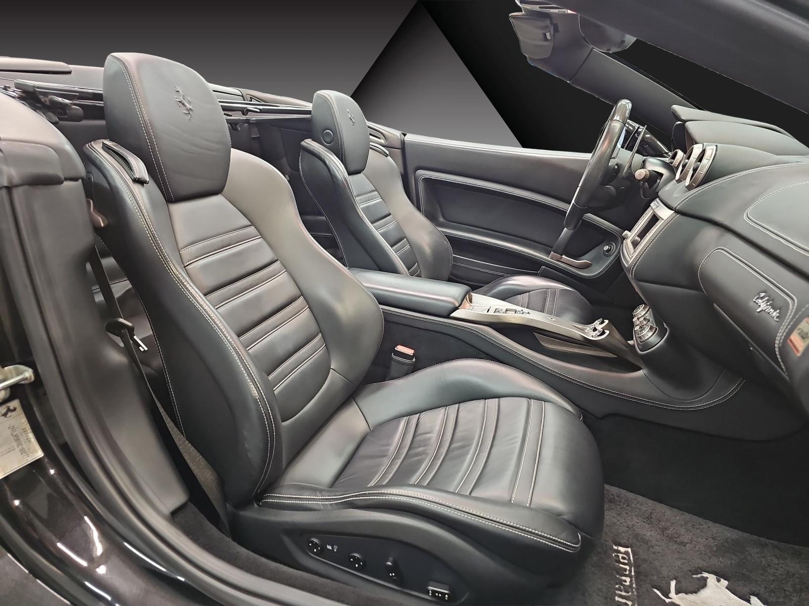 FERRARI California 4.3 V8-image-16