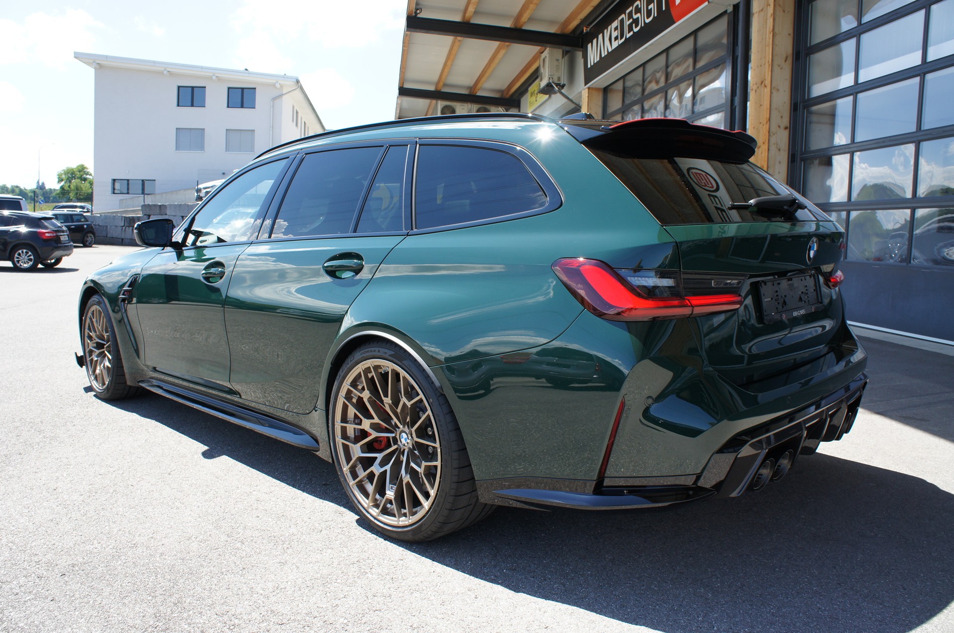 BMW M3 CS Touring xDrive-showroom-element-2
