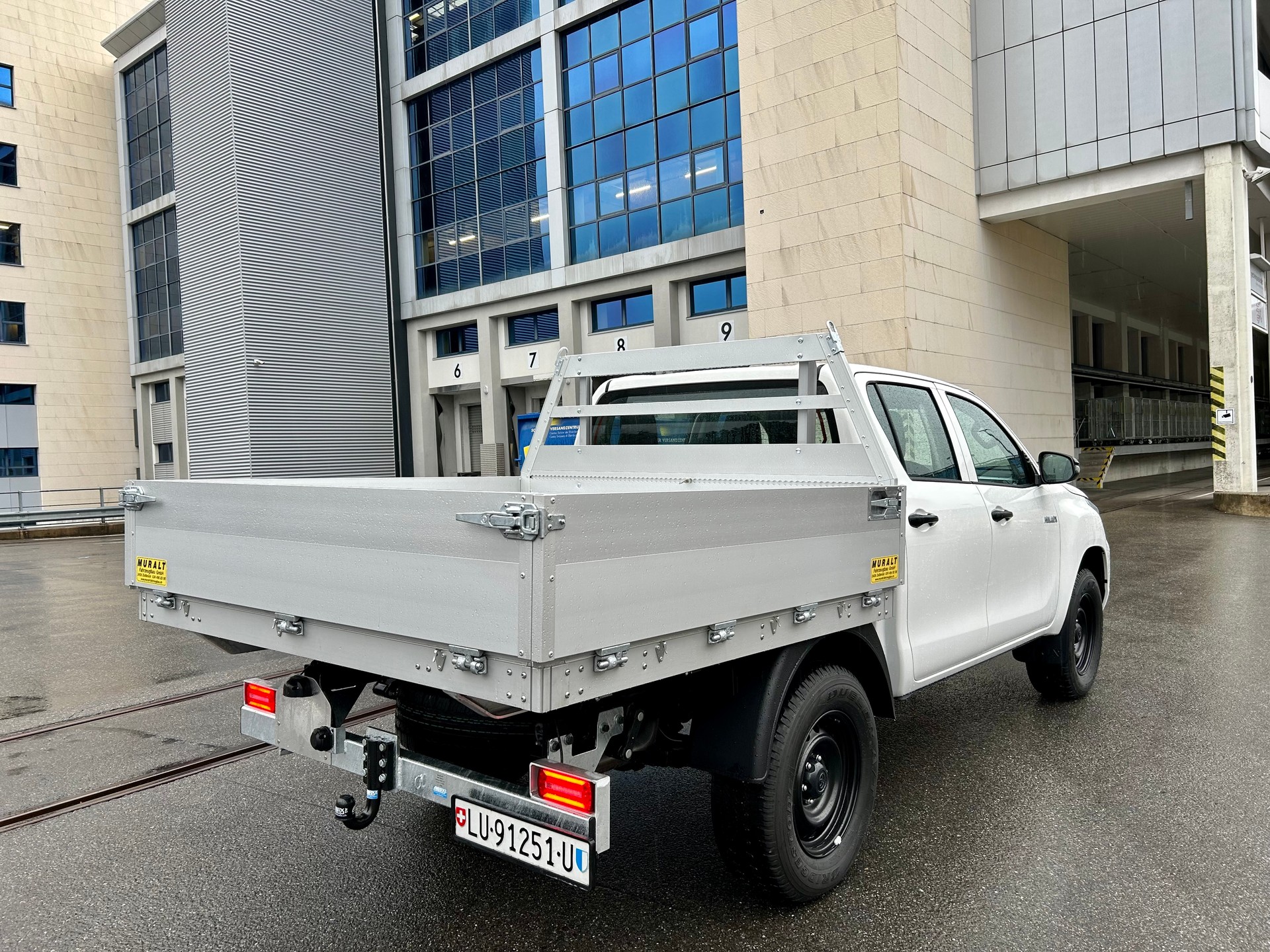 TOYOTA Hilux 2.4D-4D Comfort Double Cab 4x4-image-4