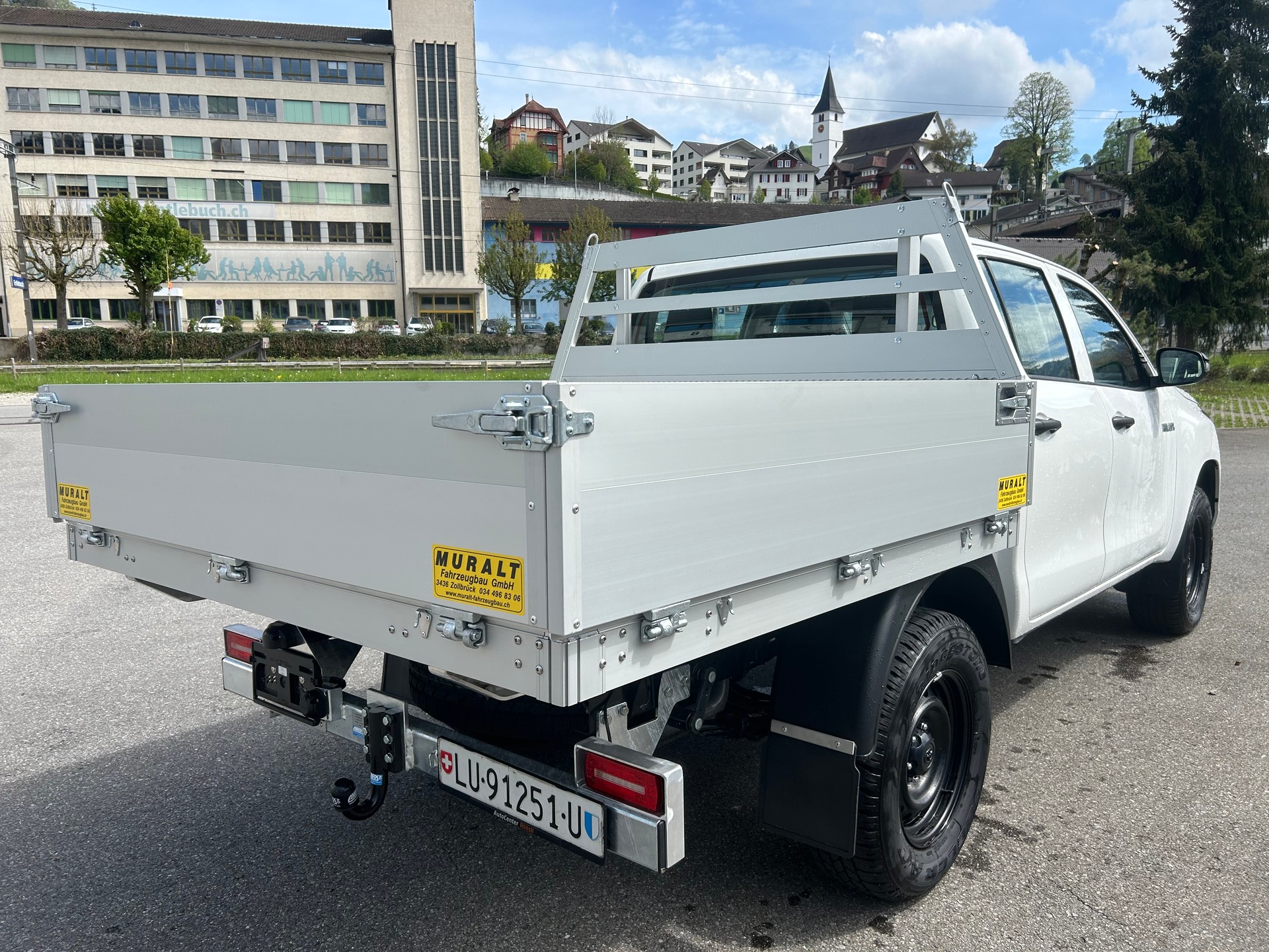 TOYOTA Hilux 2.4D-4D Comfort Double Cab 4x4-image-3