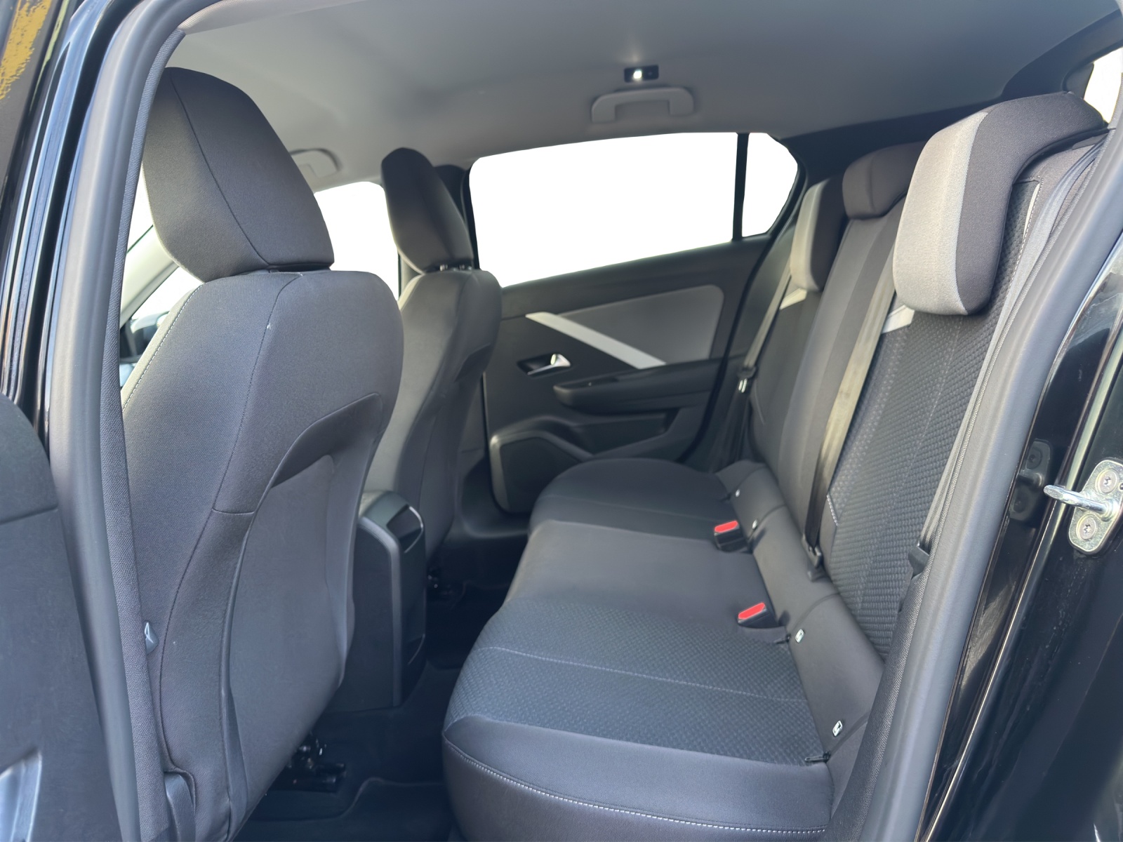 OPEL Astra 1.2i Turbo Ultimate-image-10