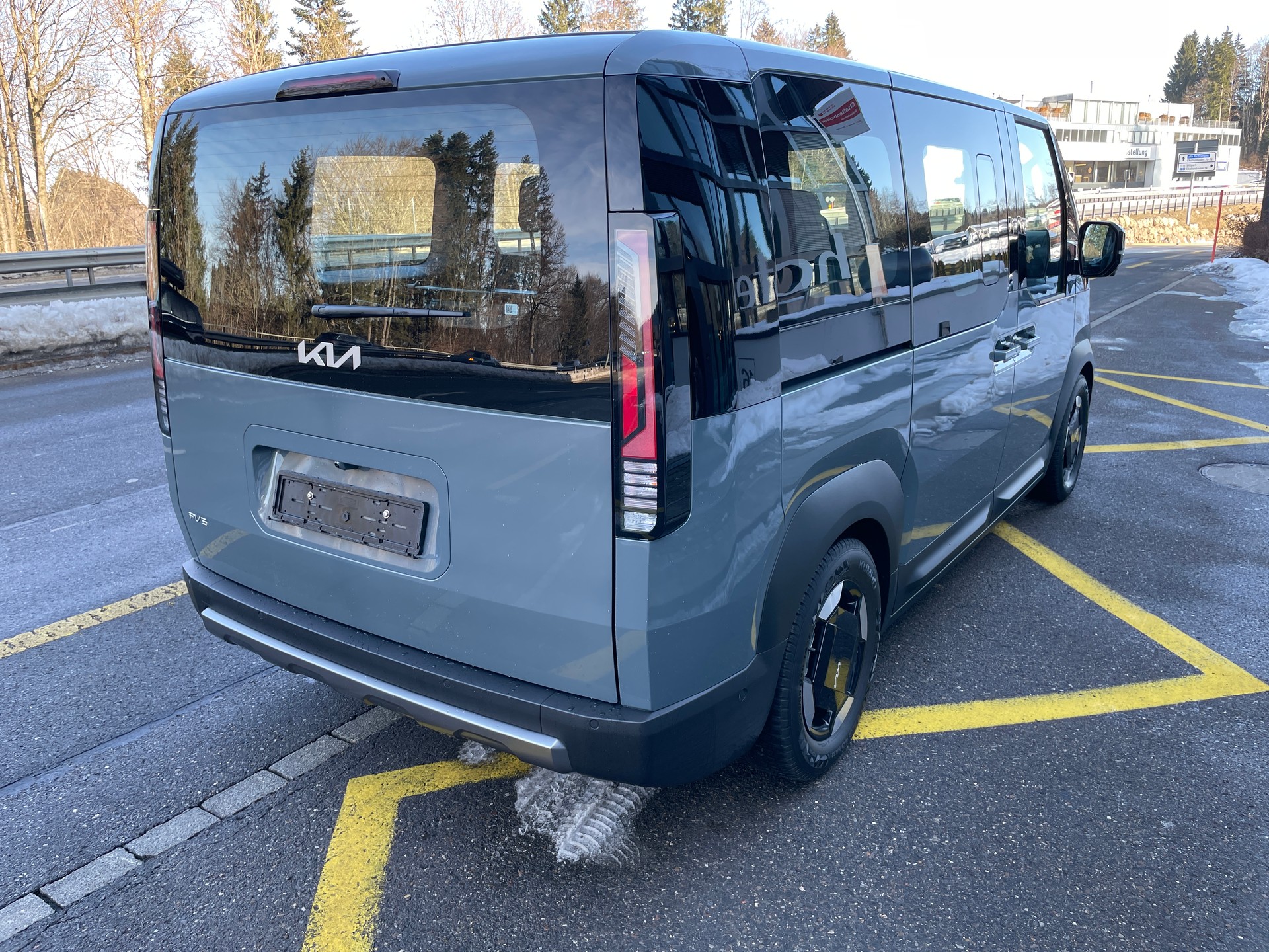 KIA PV5 71.2 kWh Elite mit Wärmepumpe, VOLLAUSSTATTUNG-image-5