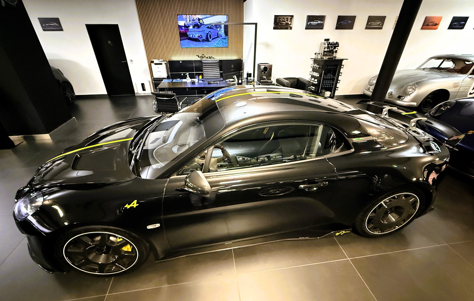 ALPINE A110 R-showroom-element-3