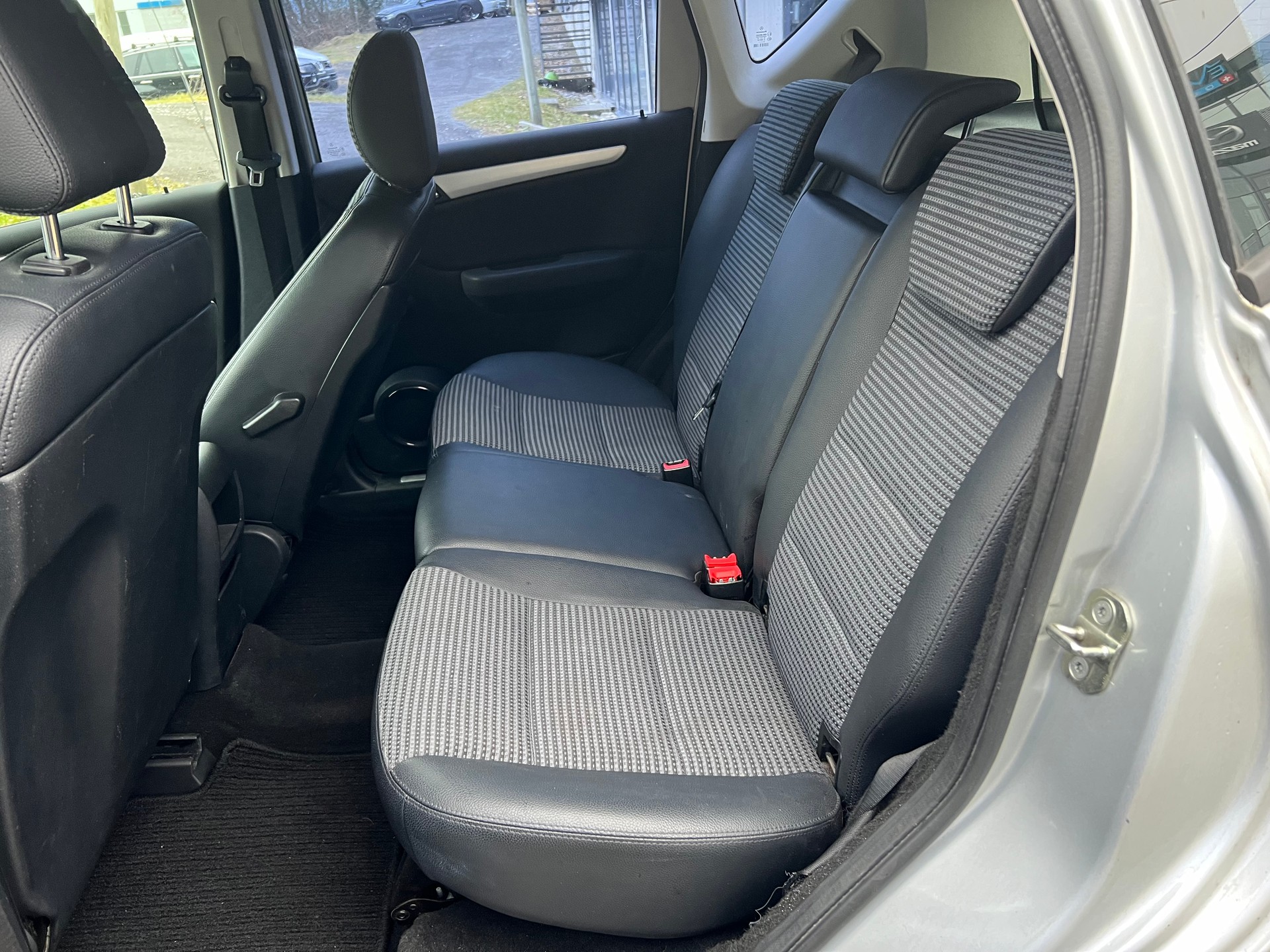 MERCEDES-BENZ A 200 Avantgarde-image-5