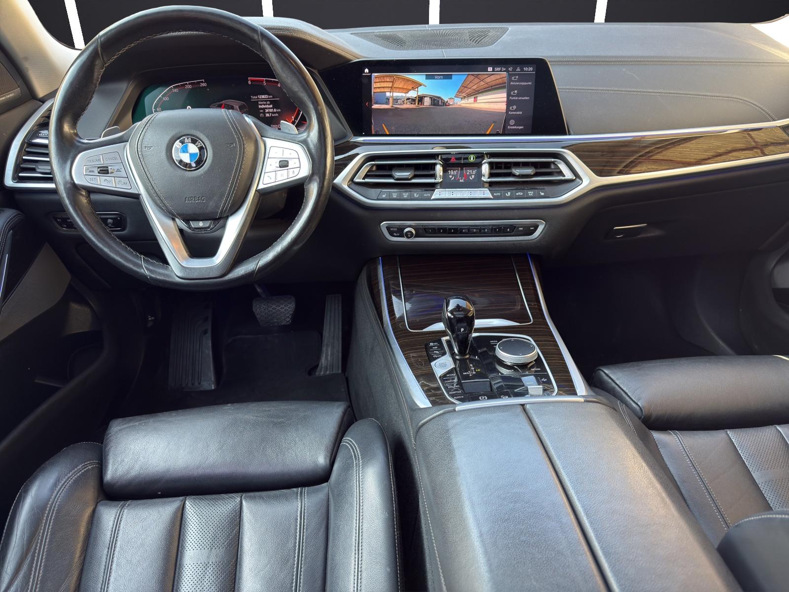 BMW X7 30d xDrive SAG 6 Plätzer, El. abschwenkbare Anhängerkupplung usw...-image-14