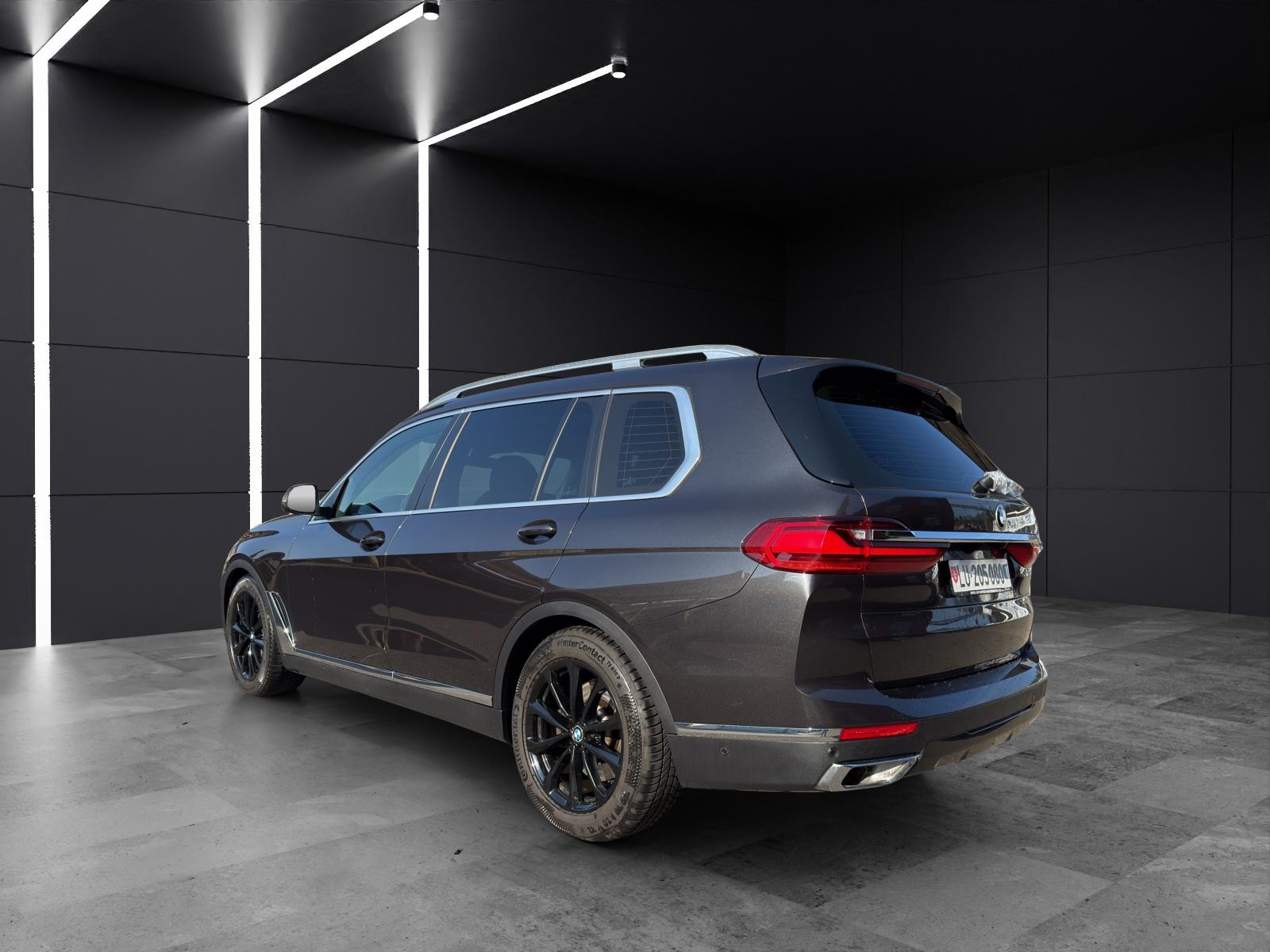 BMW X7 30d xDrive SAG 6 Plätzer, El. abschwenkbare Anhängerkupplung usw...-showroom-element-2