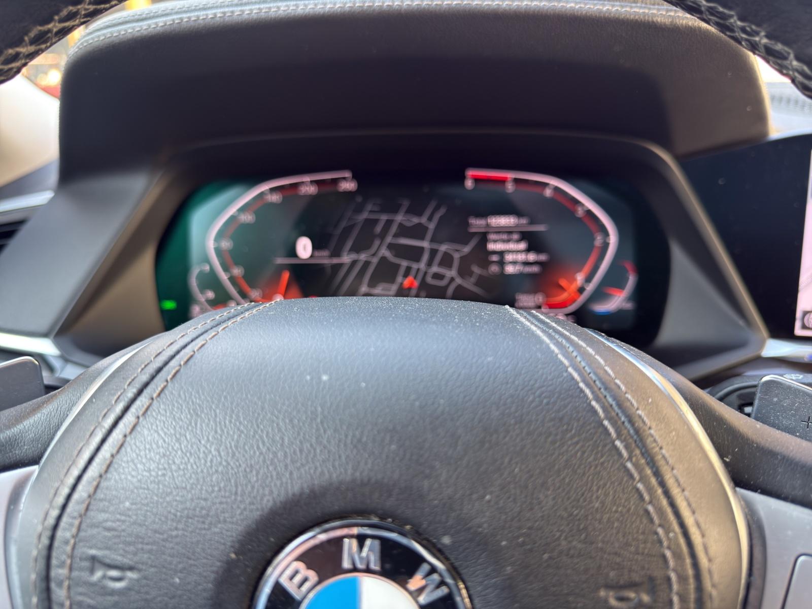 BMW X7 30d xDrive SAG 6 Plätzer, El. abschwenkbare Anhängerkupplung usw...-image-13