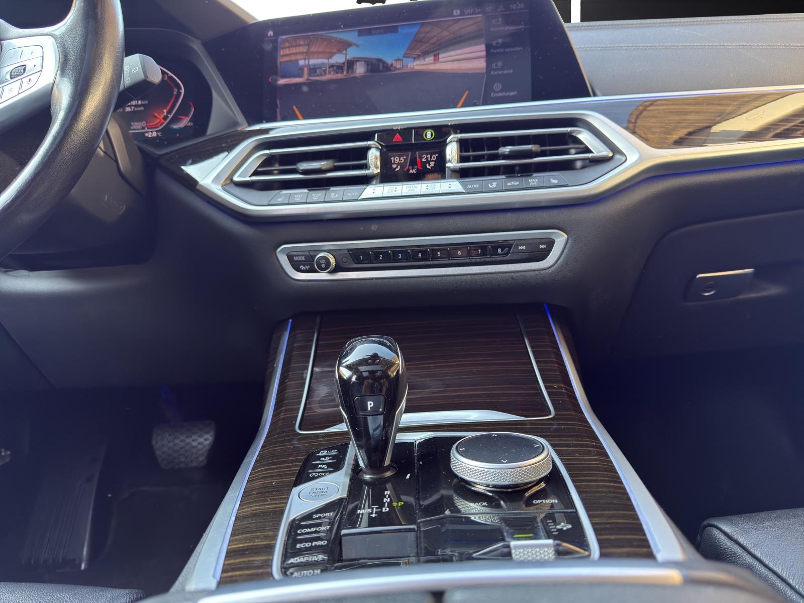 BMW X7 30d xDrive SAG 6 Plätzer, El. abschwenkbare Anhängerkupplung usw...-image-16