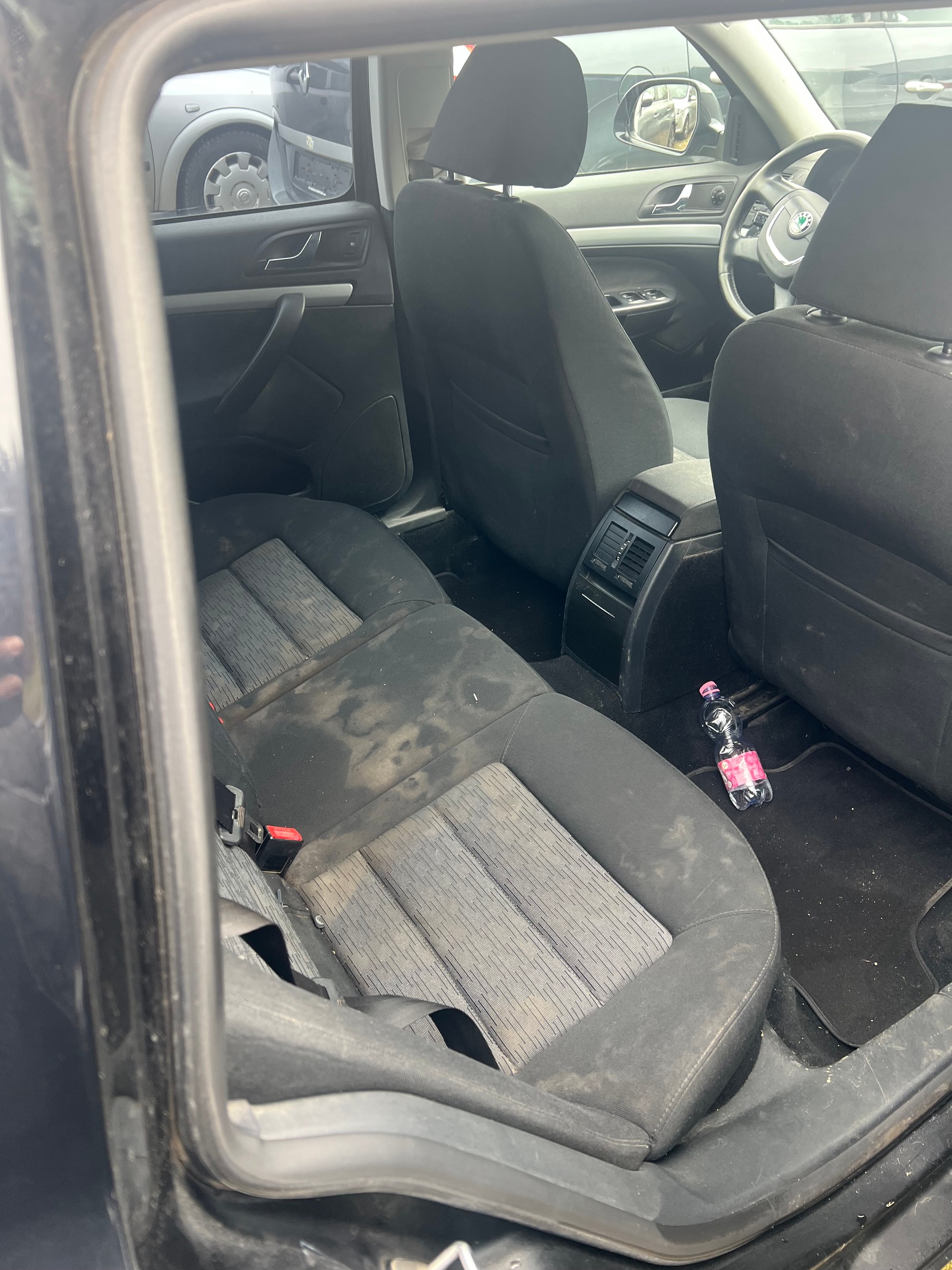 SKODA Octavia Combi 1.8 TSI Laurin & Klement 4x4-image-5