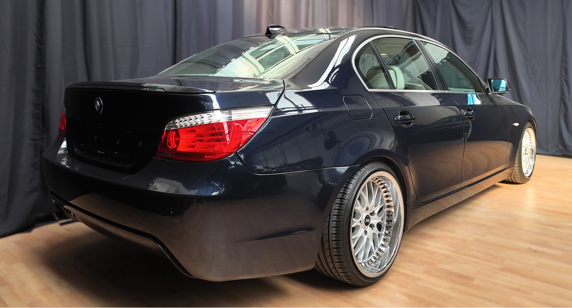 BMW 523i Manual-image-5