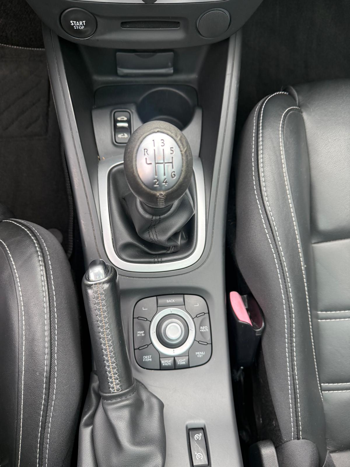 RENAULT Mégane CC 1.4 16V Turbo Dynamique-image-14