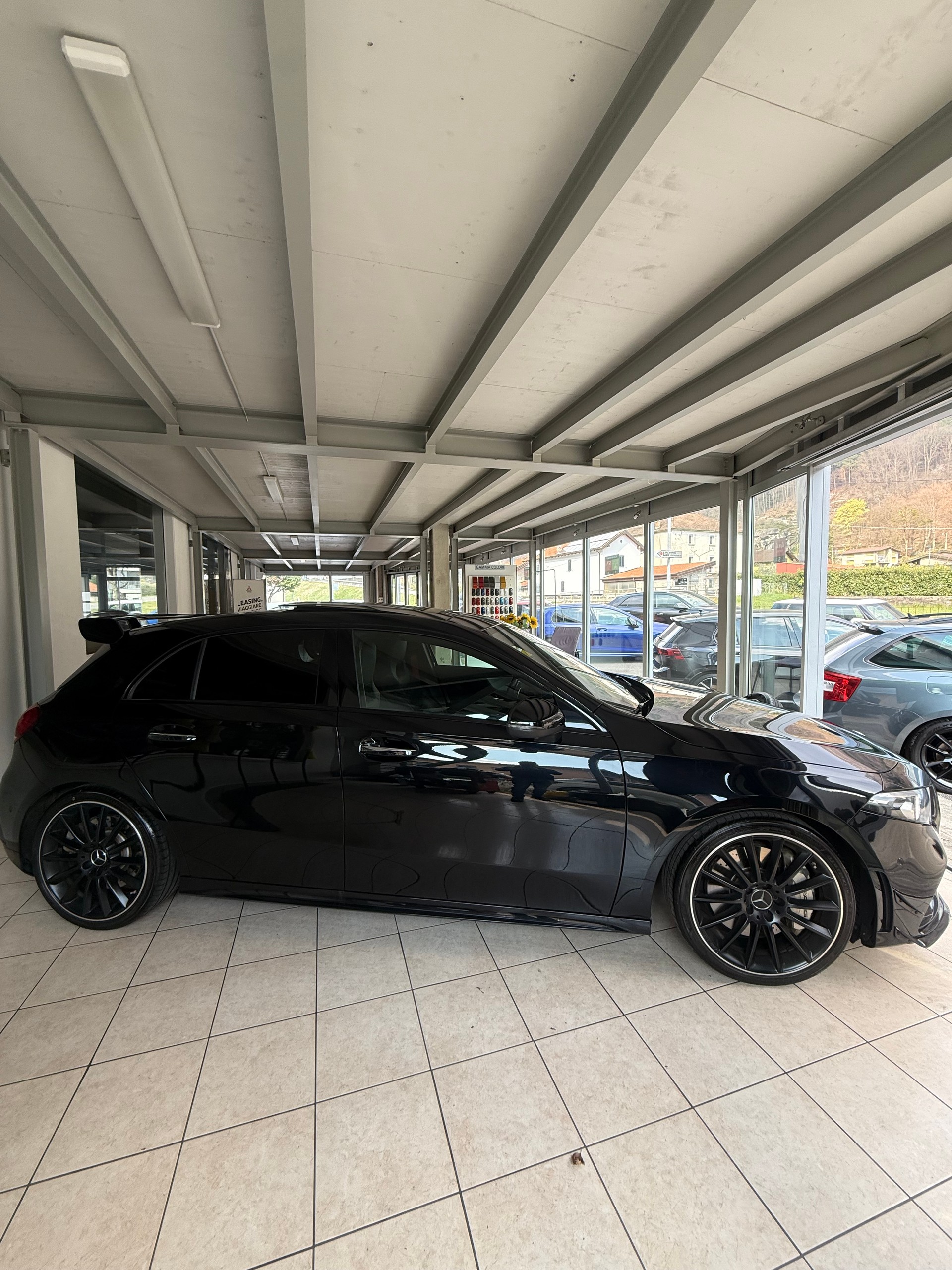 MERCEDES-BENZ A 35 AMG 4Matic Speedshift-image-7