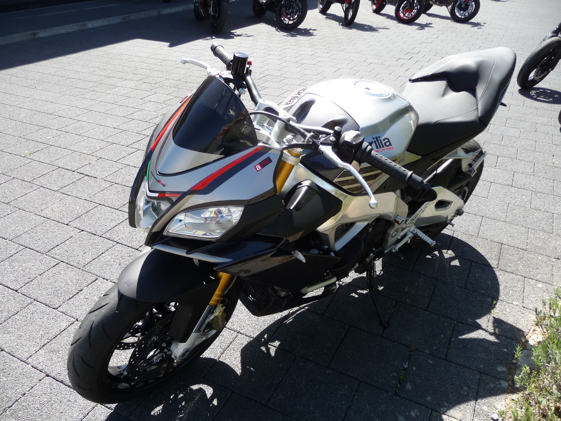 APRILIA Tuono V4 1100 R-image-4