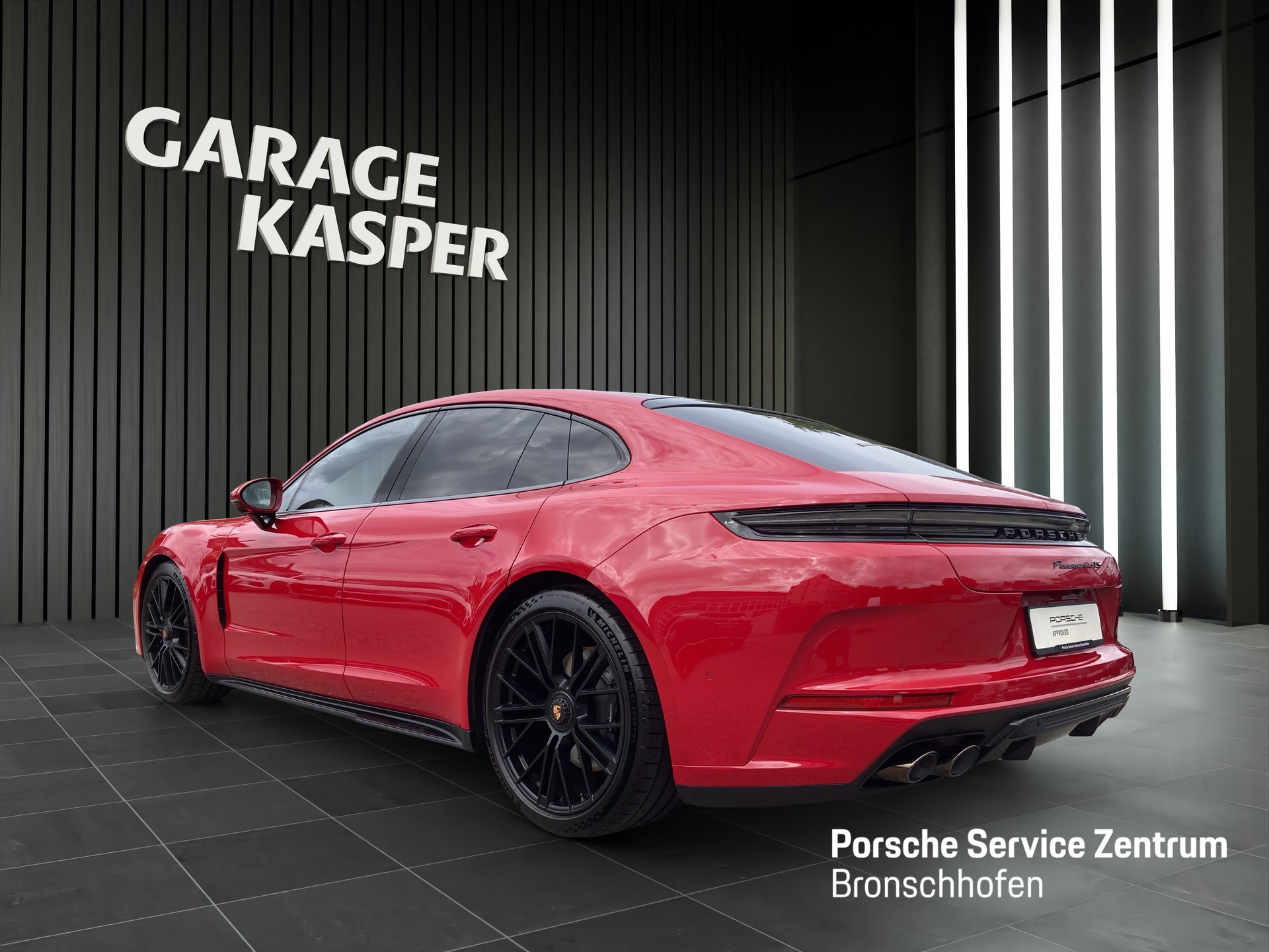 PORSCHE Panamera GTS-showroom-element-2