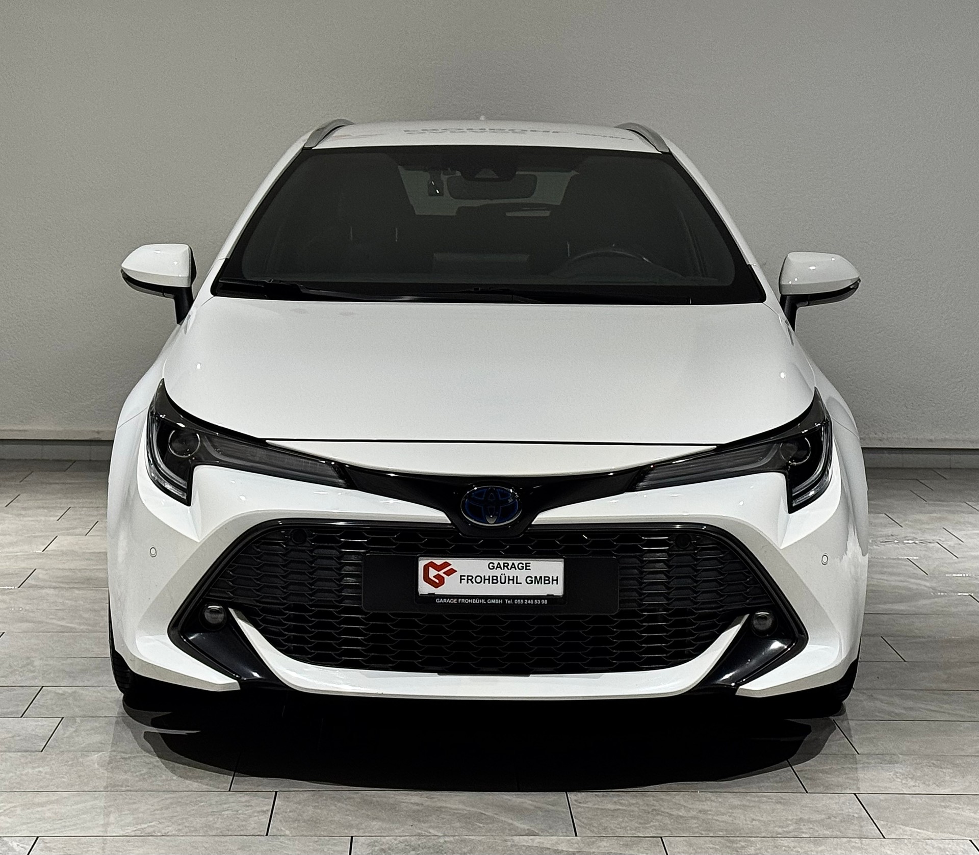 TOYOTA Corolla 2.0 HSD Premium e-CVT | CH | 1.Hand |-showroom-element-1
