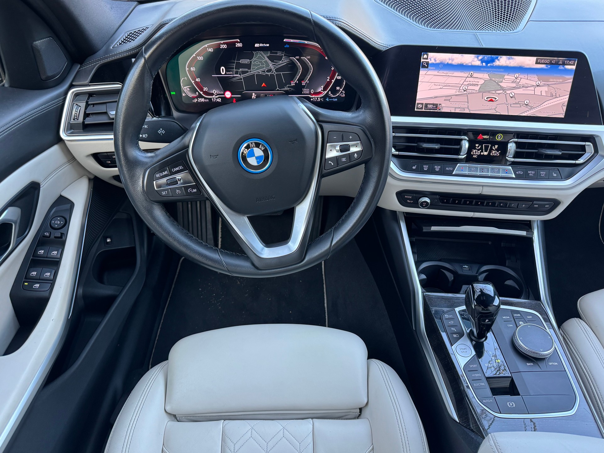 BMW 330e xDrive Sport Line Steptronic-image-10