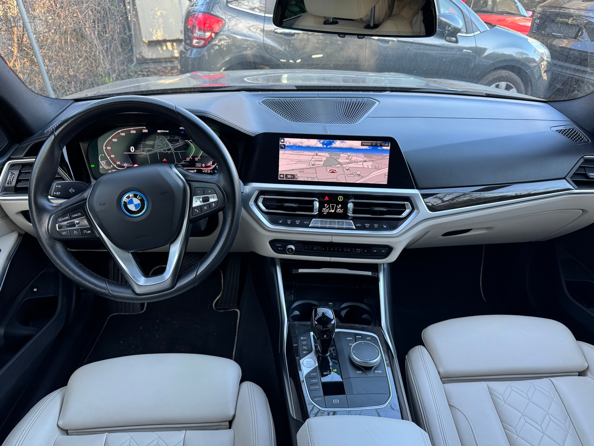 BMW 330e xDrive Sport Line Steptronic-image-9