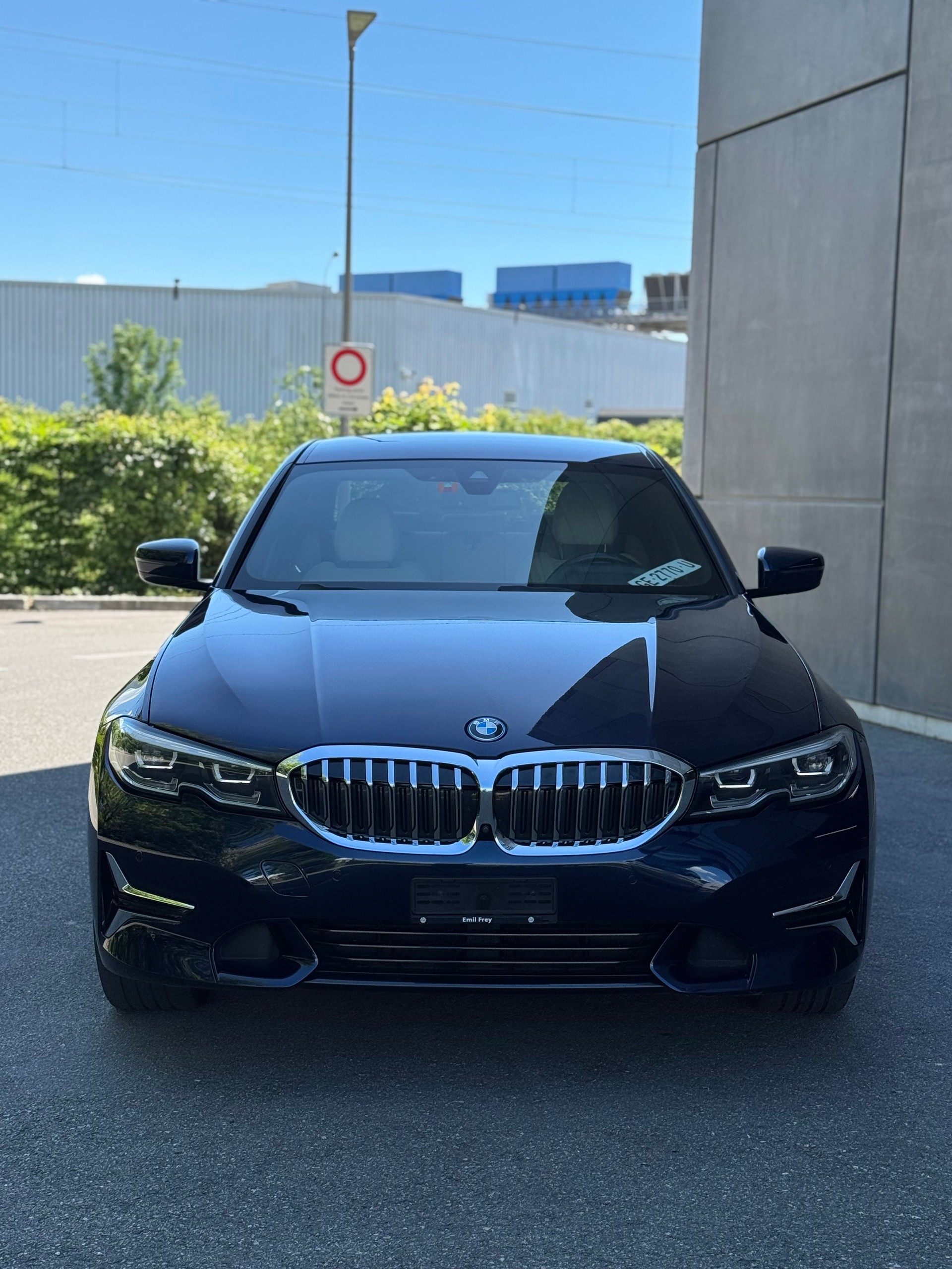 BMW 330e xDrive Sport Line Steptronic-image-3