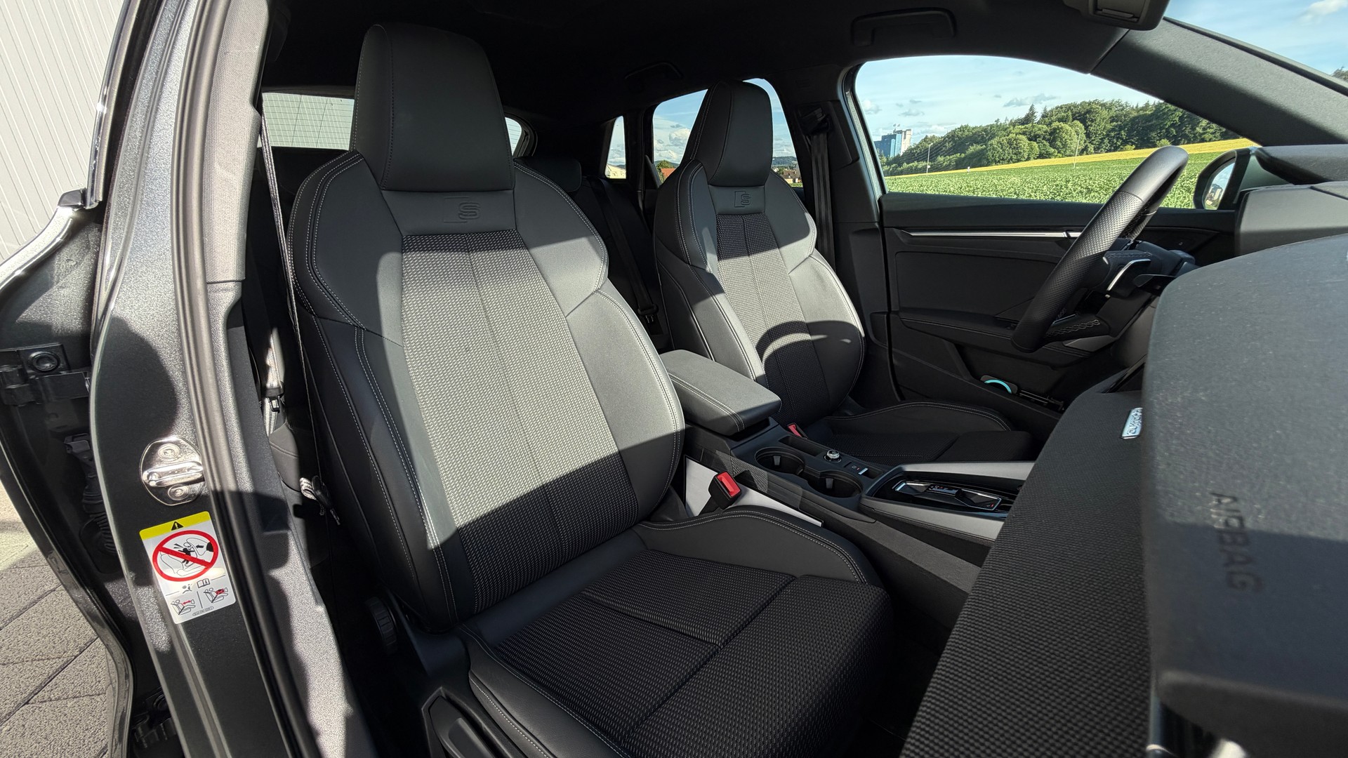 AUDI S3 Sportback TFSI quattro S-tronic Akrapovič Faclift-image-16