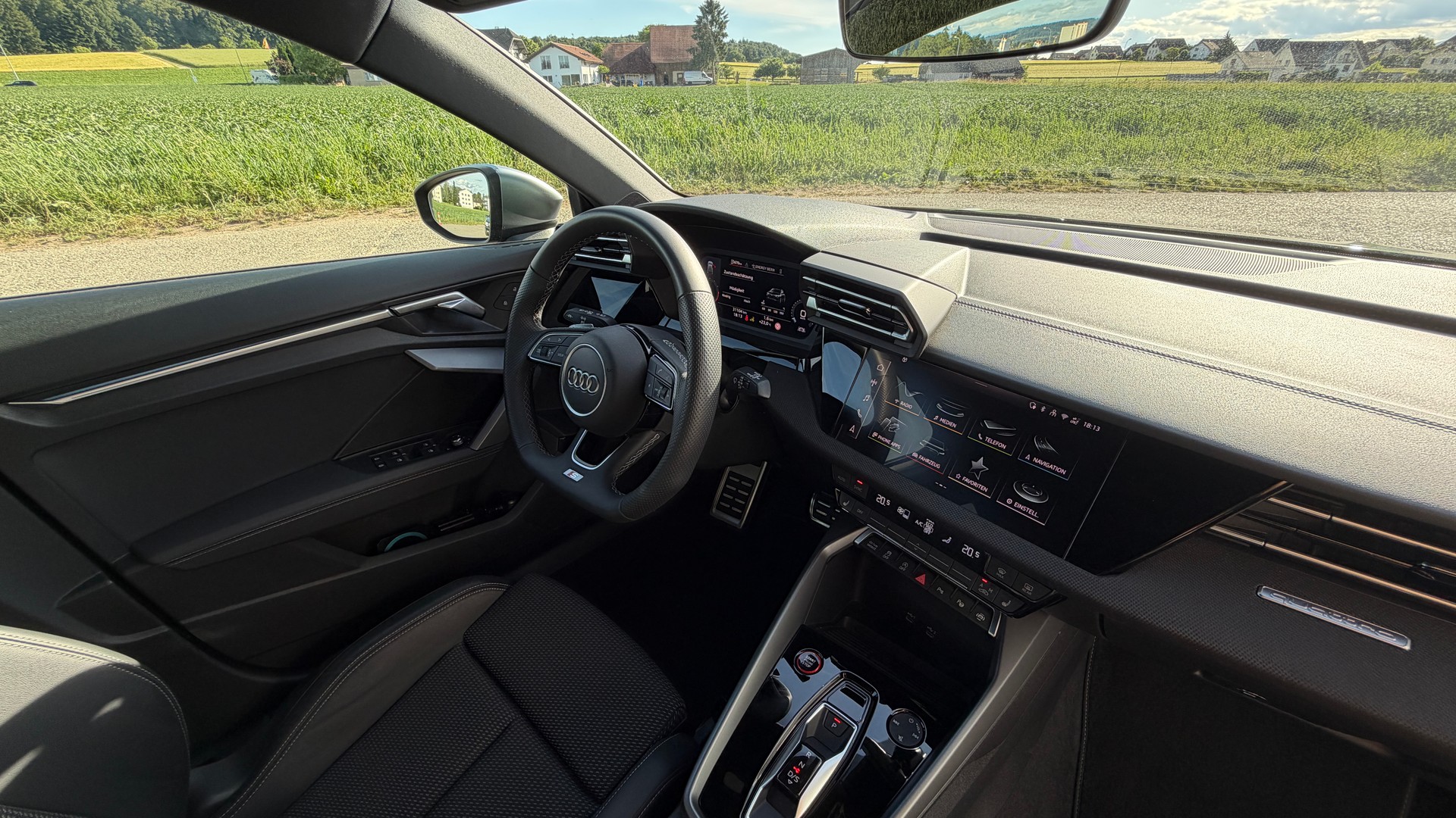 AUDI S3 Sportback TFSI quattro S-tronic Akrapovič Faclift-image-18