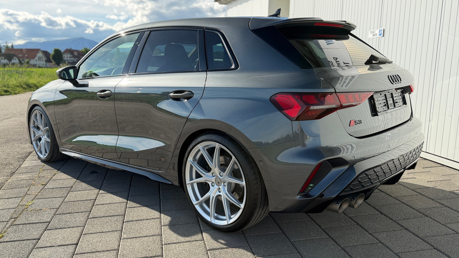 AUDI S3 Sportback TFSI quattro S-tronic Akrapovič-showroom-element-2