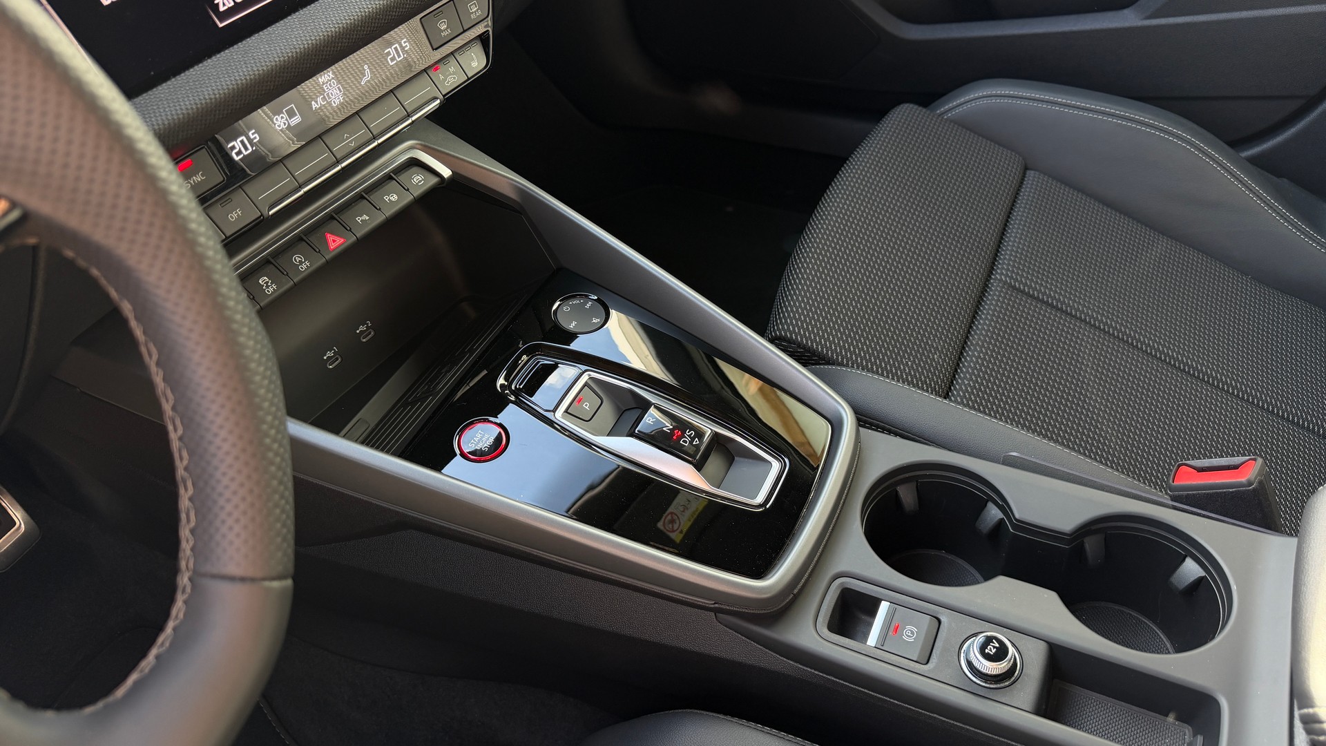 AUDI S3 Sportback TFSI quattro S-tronic Akrapovič Faclift-image-13