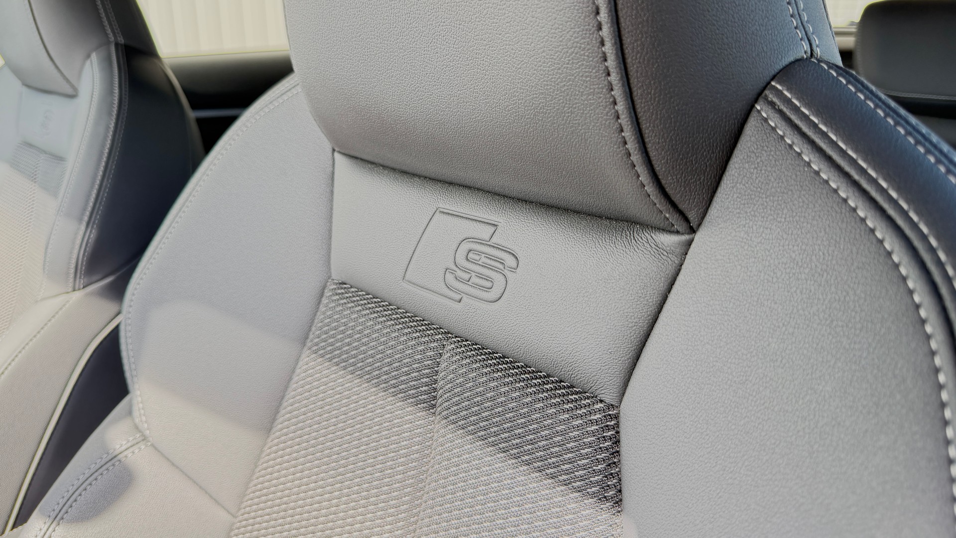 AUDI S3 Sportback TFSI quattro S-tronic Akrapovič Faclift-image-14