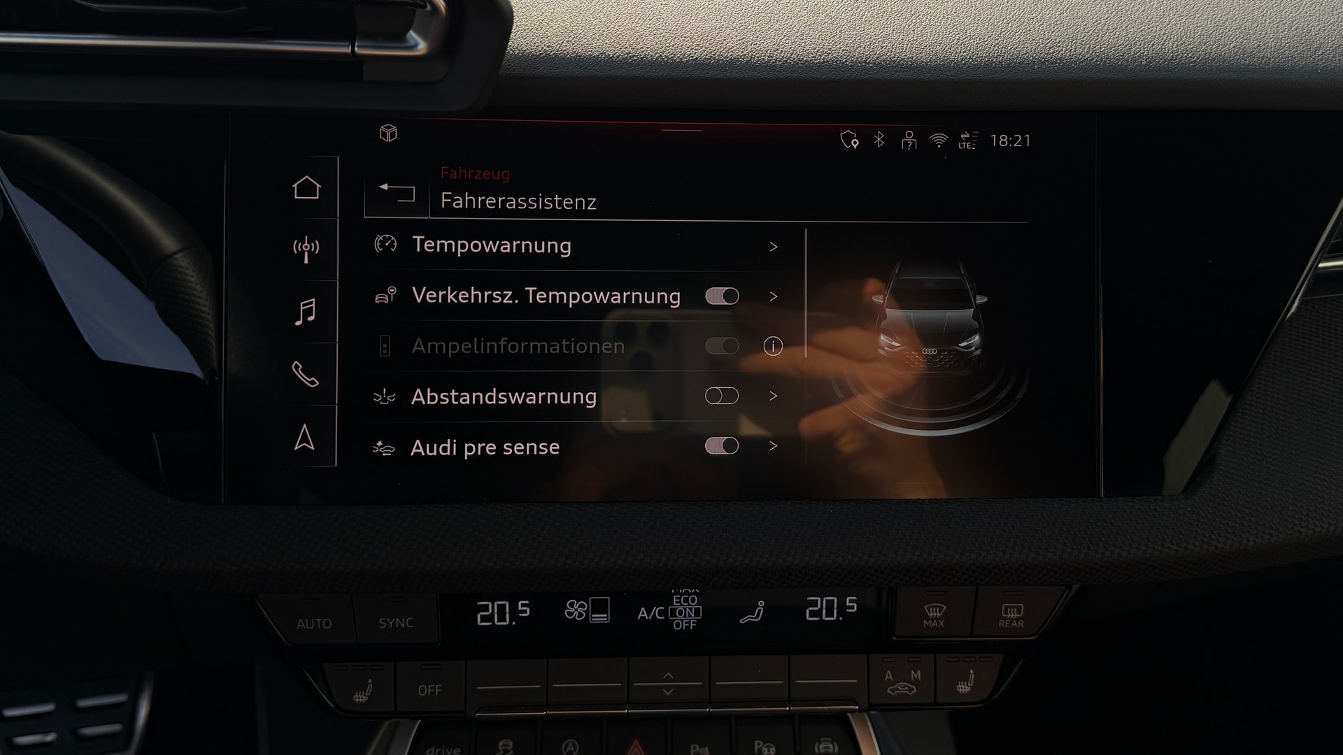 AUDI S3 Sportback TFSI quattro S-tronic Akrapovič Faclift-image-27