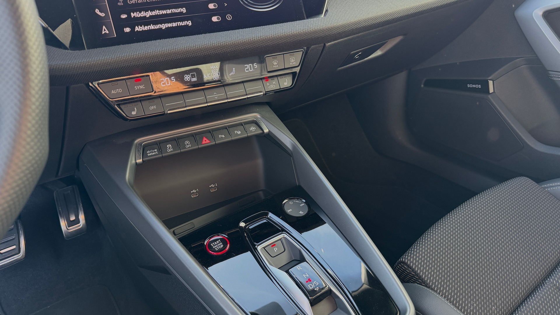 AUDI S3 Sportback TFSI quattro S-tronic Akrapovič Faclift-image-24