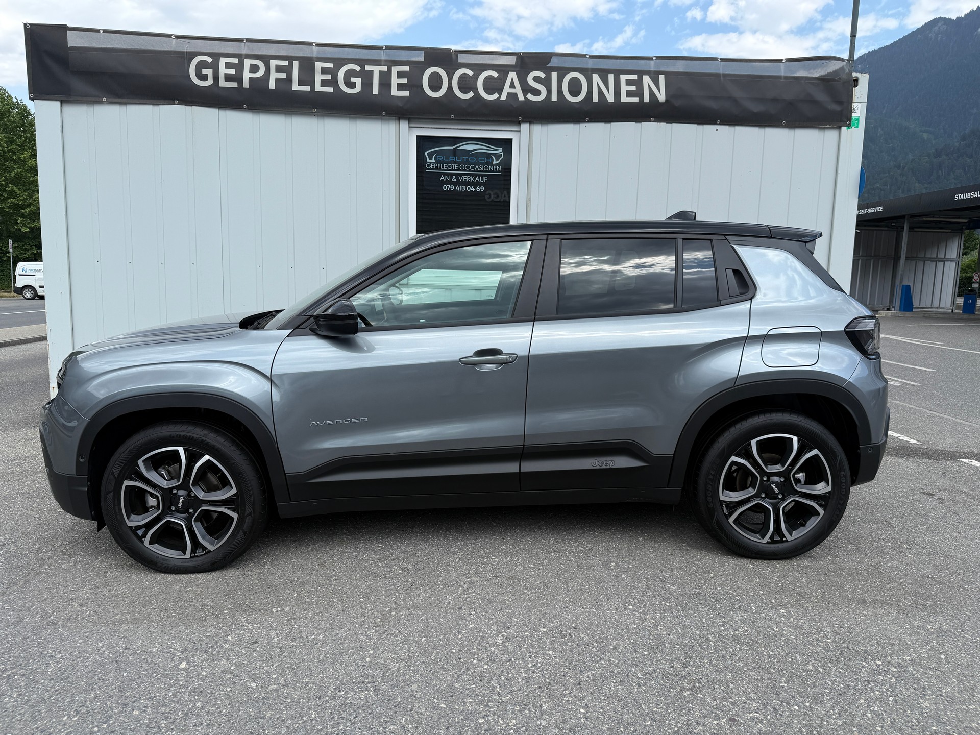 JEEP Avenger 54kWh Swiss Altitude Plus Sky * NEUWAGEN MIT TAGESZULASUNG *-image-7