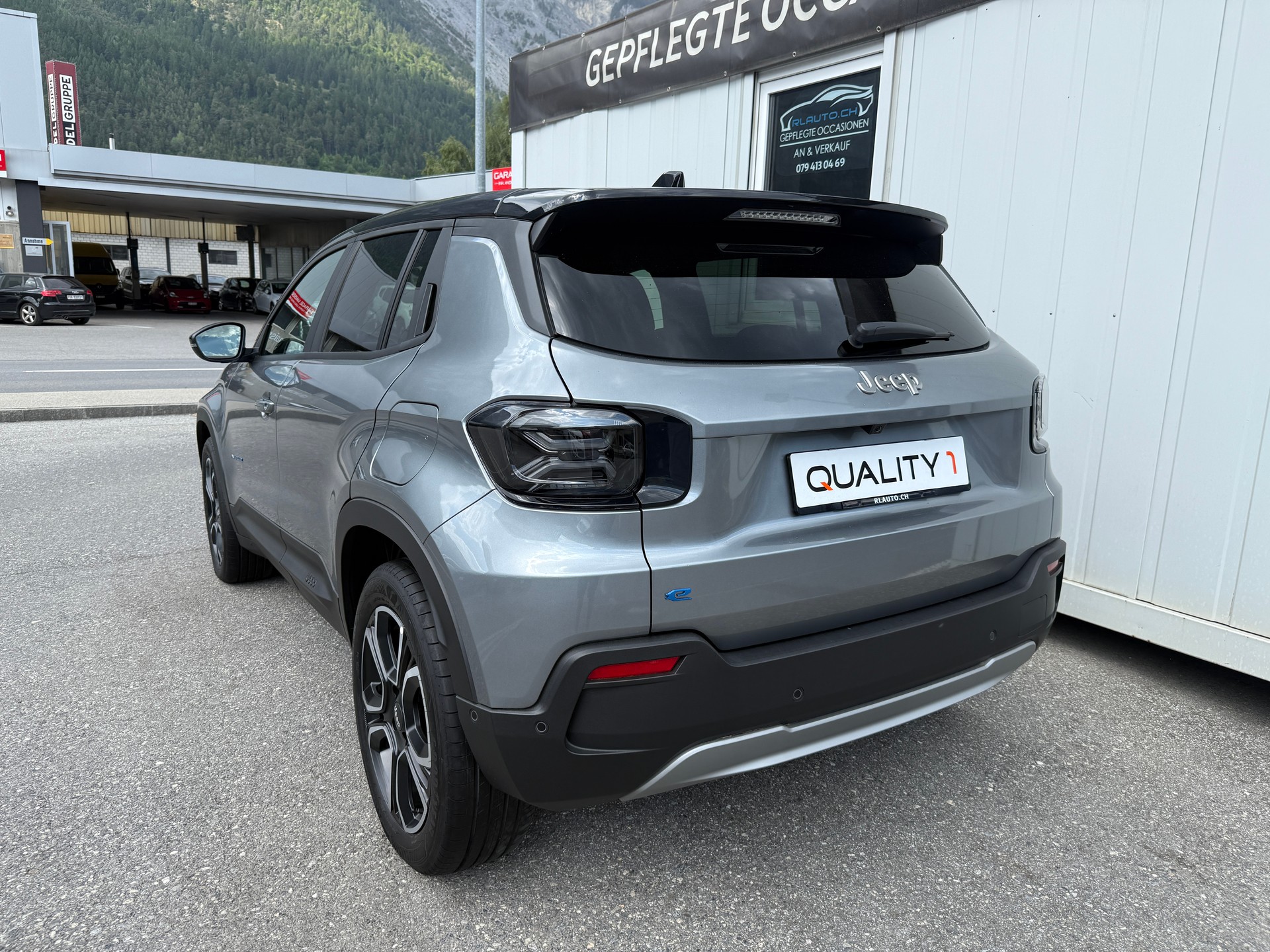JEEP Avenger 54kWh Swiss Altitude Plus Sky * NEUWAGEN MIT TAGESZULASUNG *-image-6