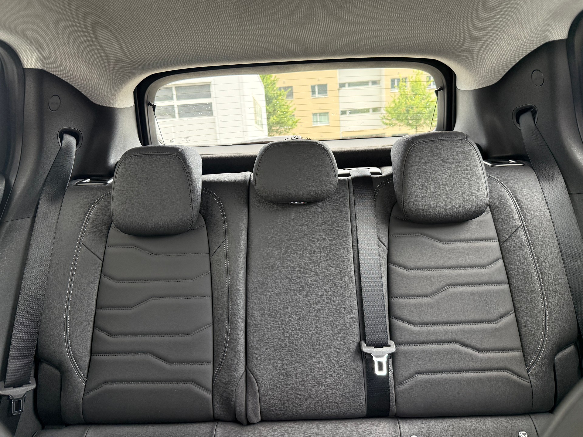 JEEP Avenger 54kWh Swiss Altitude Plus Sky * NEUWAGEN MIT TAGESZULASUNG *-image-16